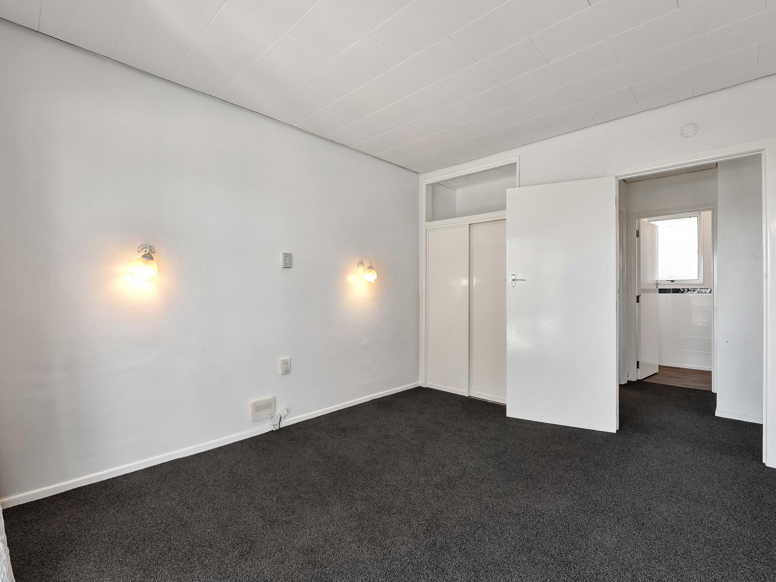 2/341 Devon Street West, New Plymouth