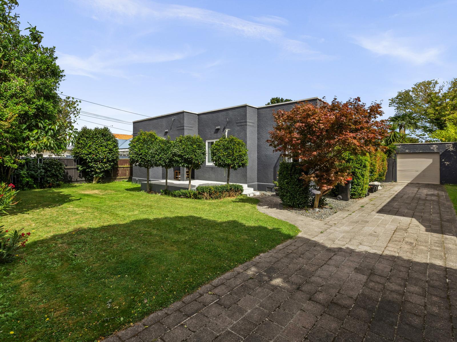 508 Southampton Street West, Hastings