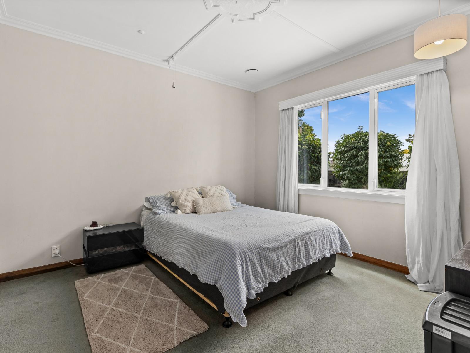 508 Southampton Street West, Hastings