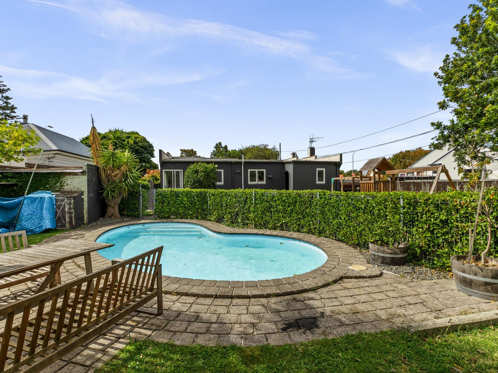 508 Southampton Street West, Hastings