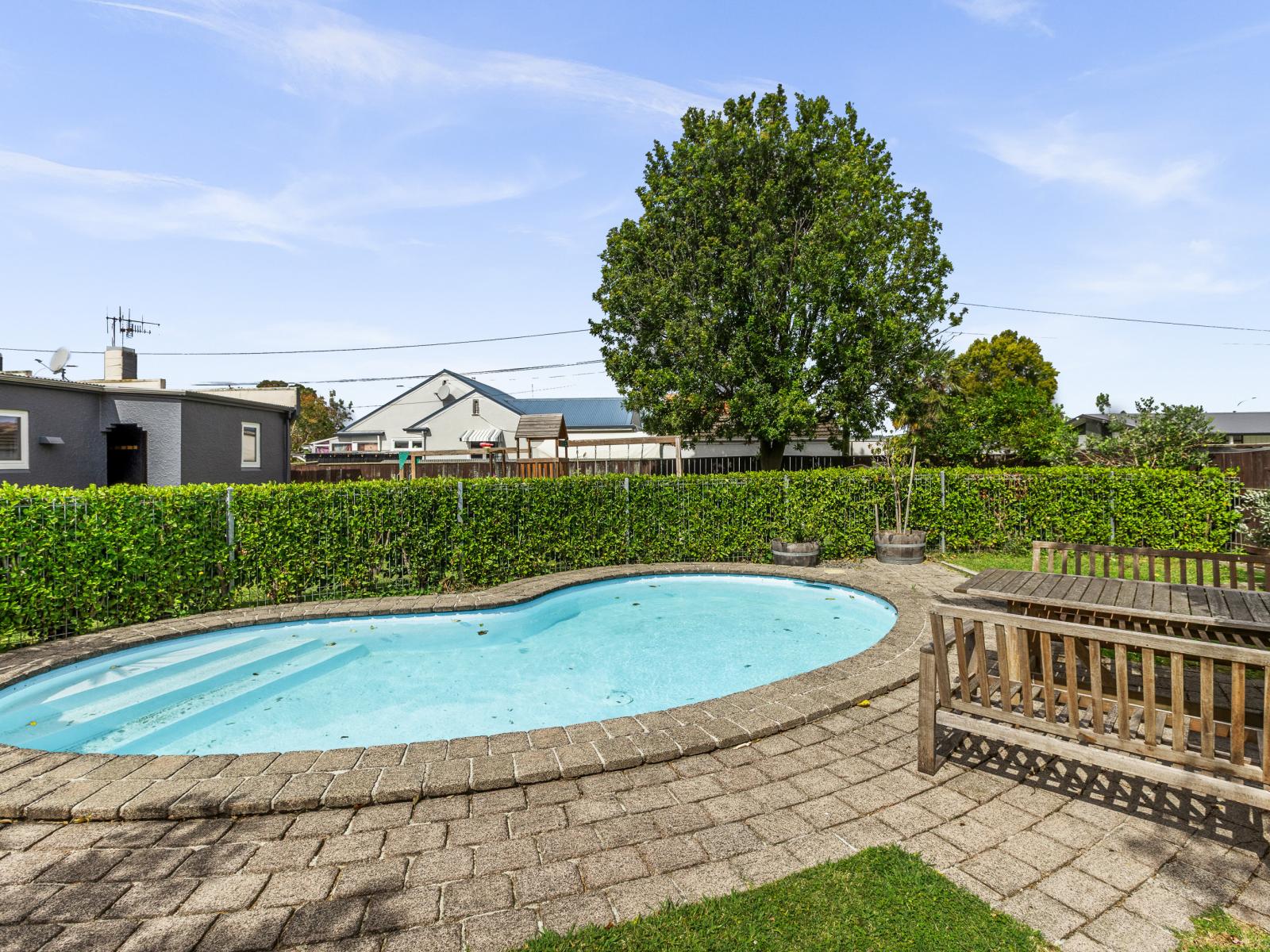 508 Southampton Street West, Hastings