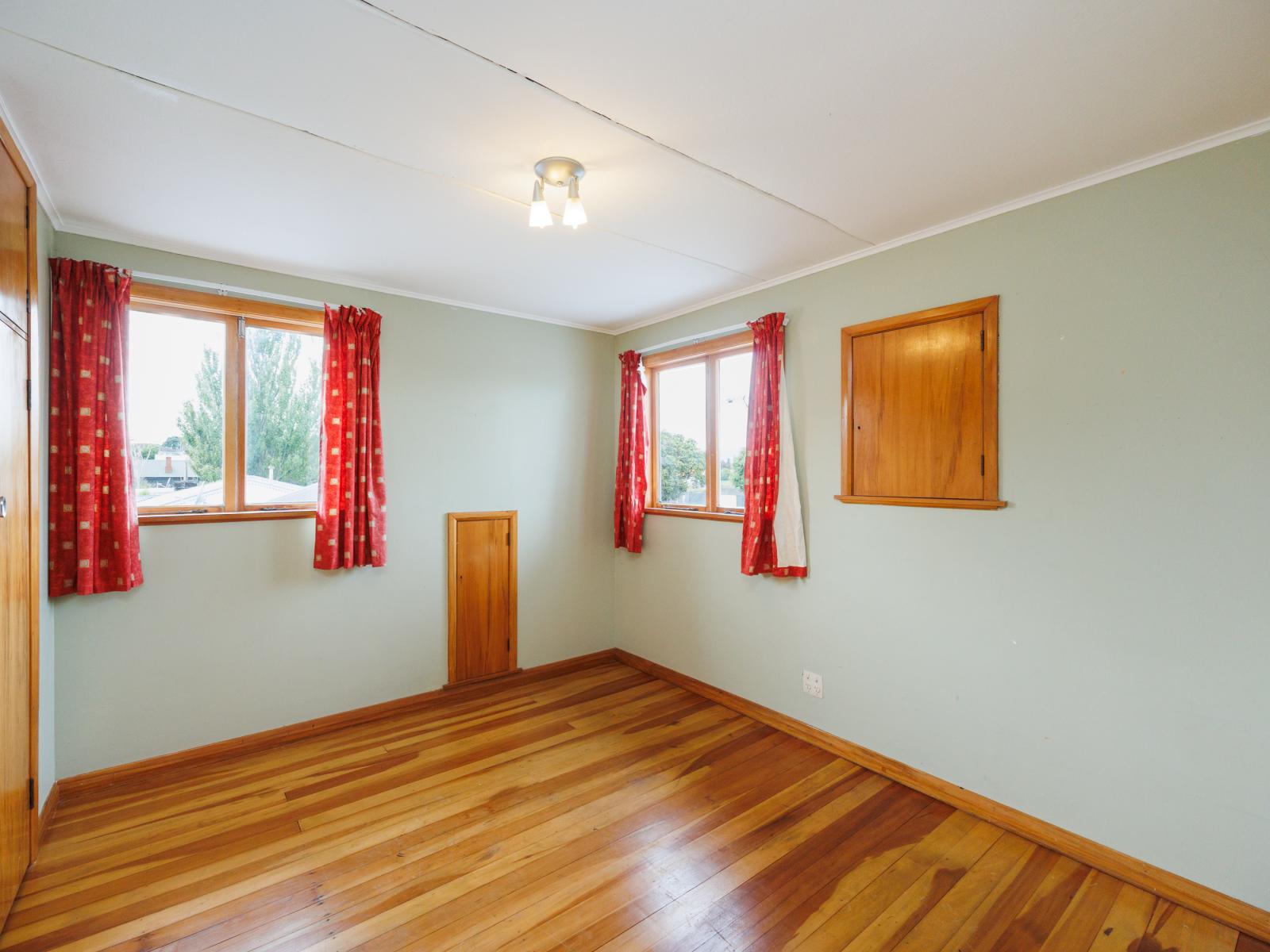 859 Main Street, Roslyn