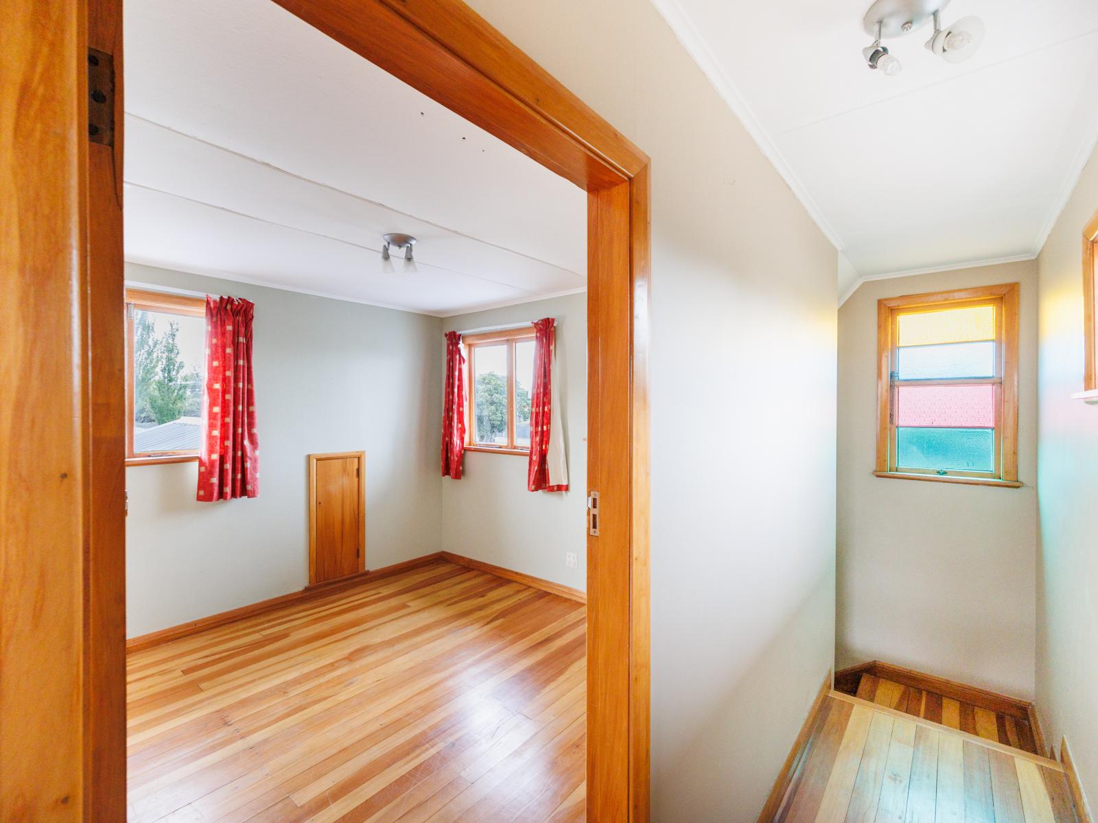 859 Main Street, Roslyn