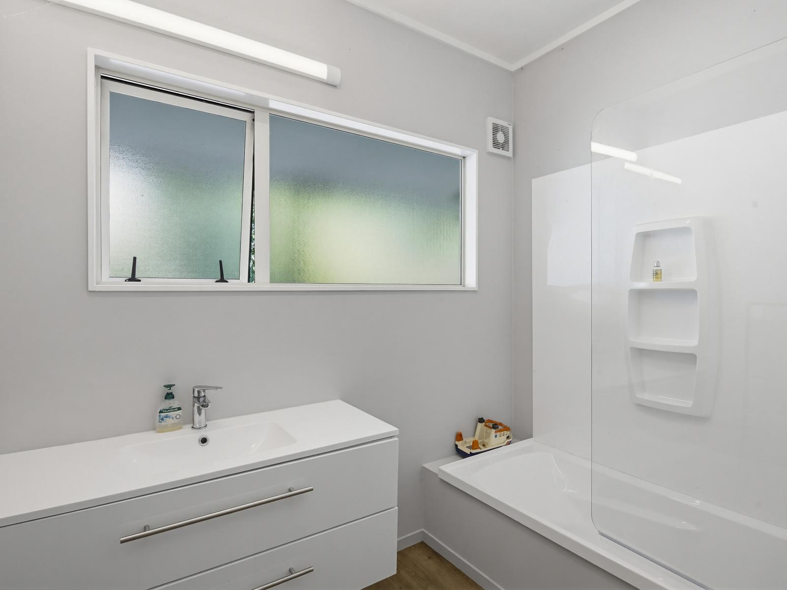 63 South Manakau Road, Manakau