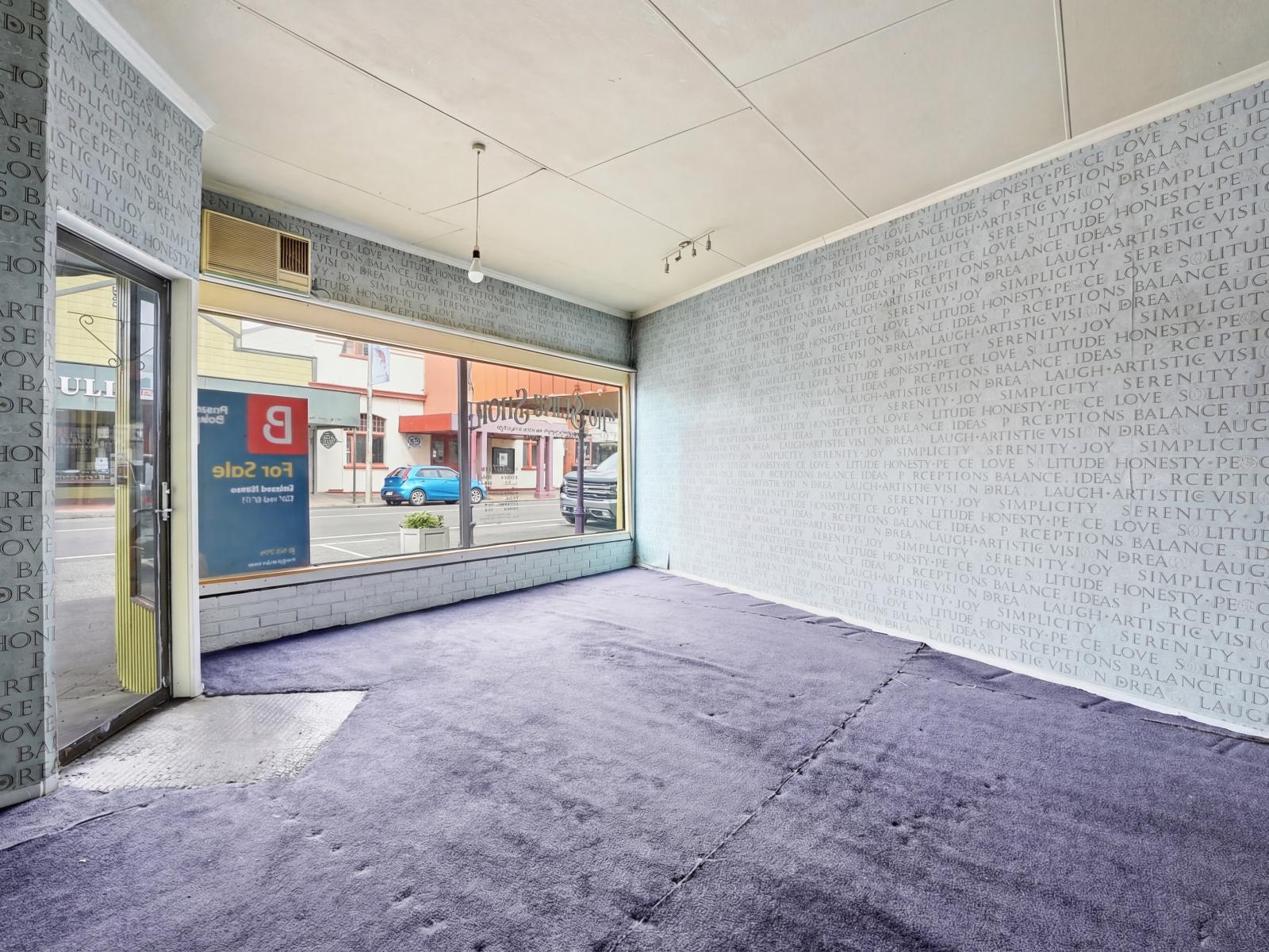 90 High Street, Bulls