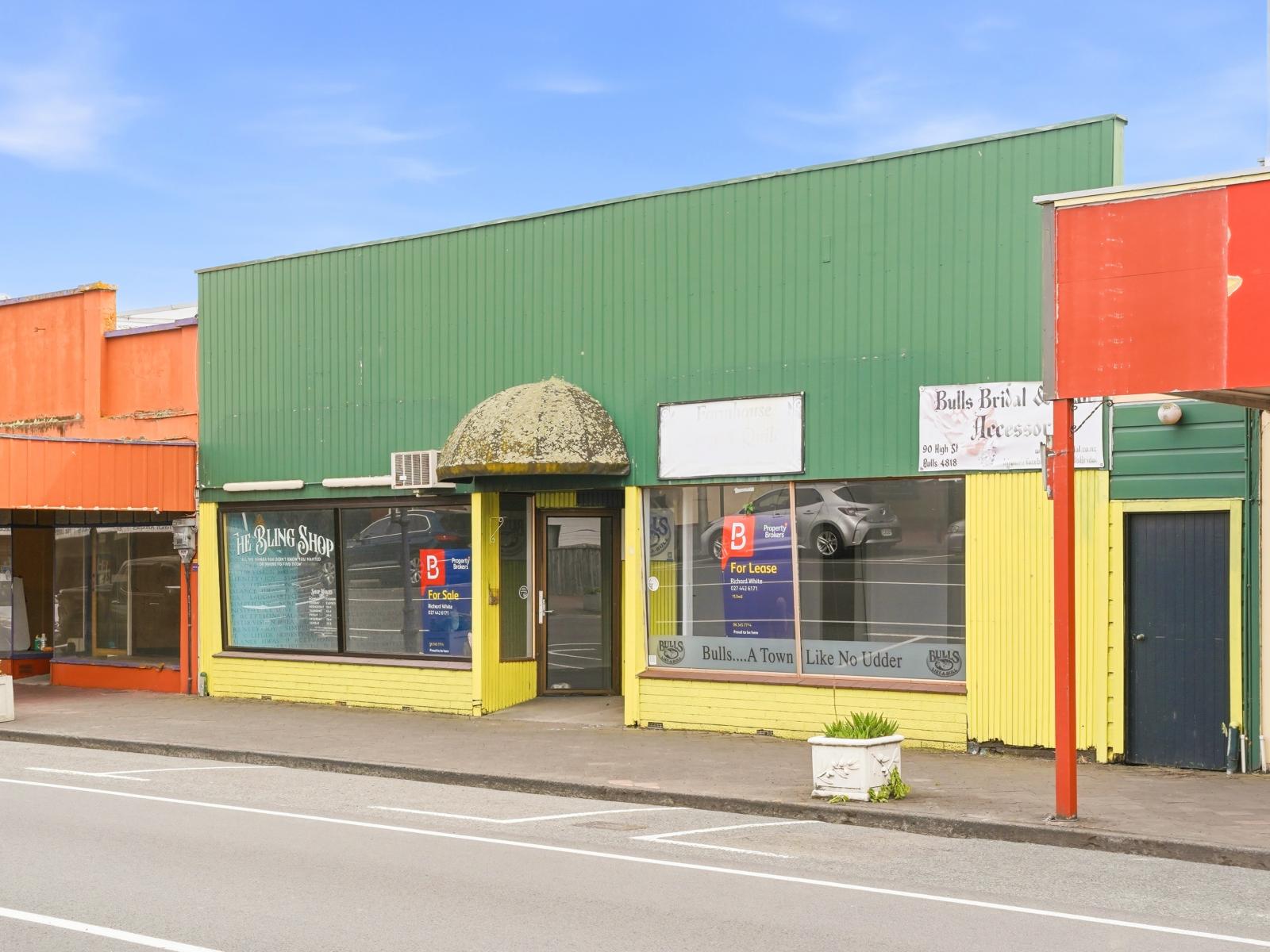 90 High Street, Bulls