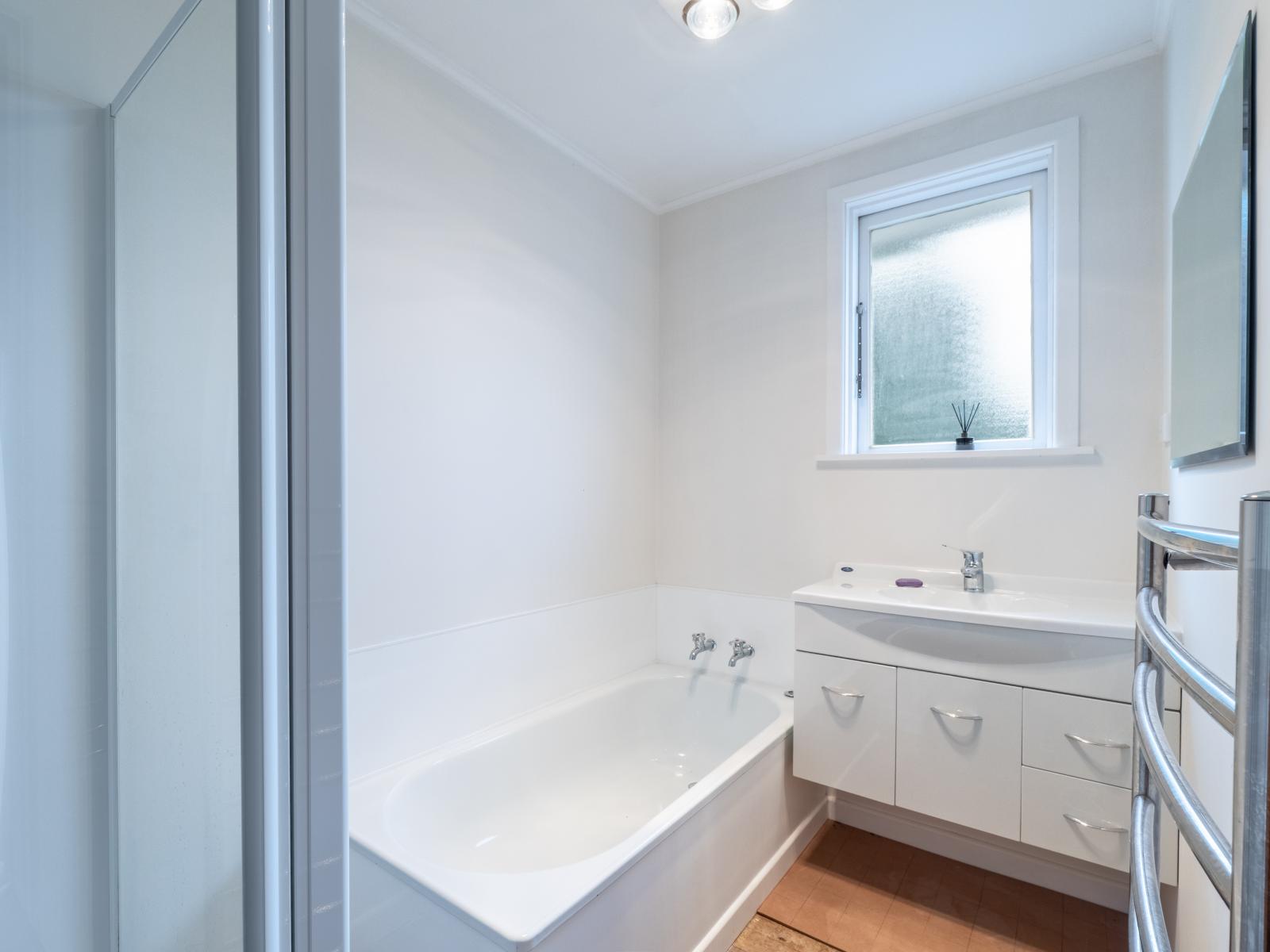 186 Tramway Road, Strathern