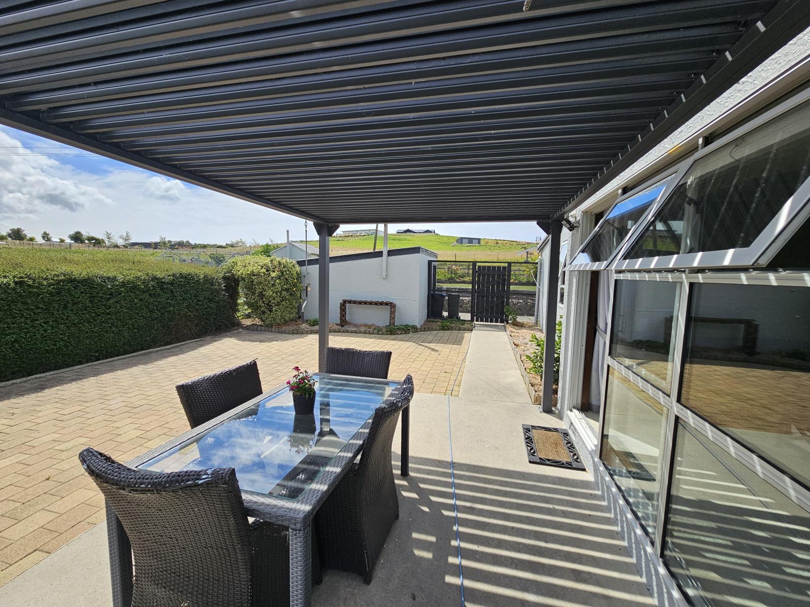 90 Parsons Road, Weston