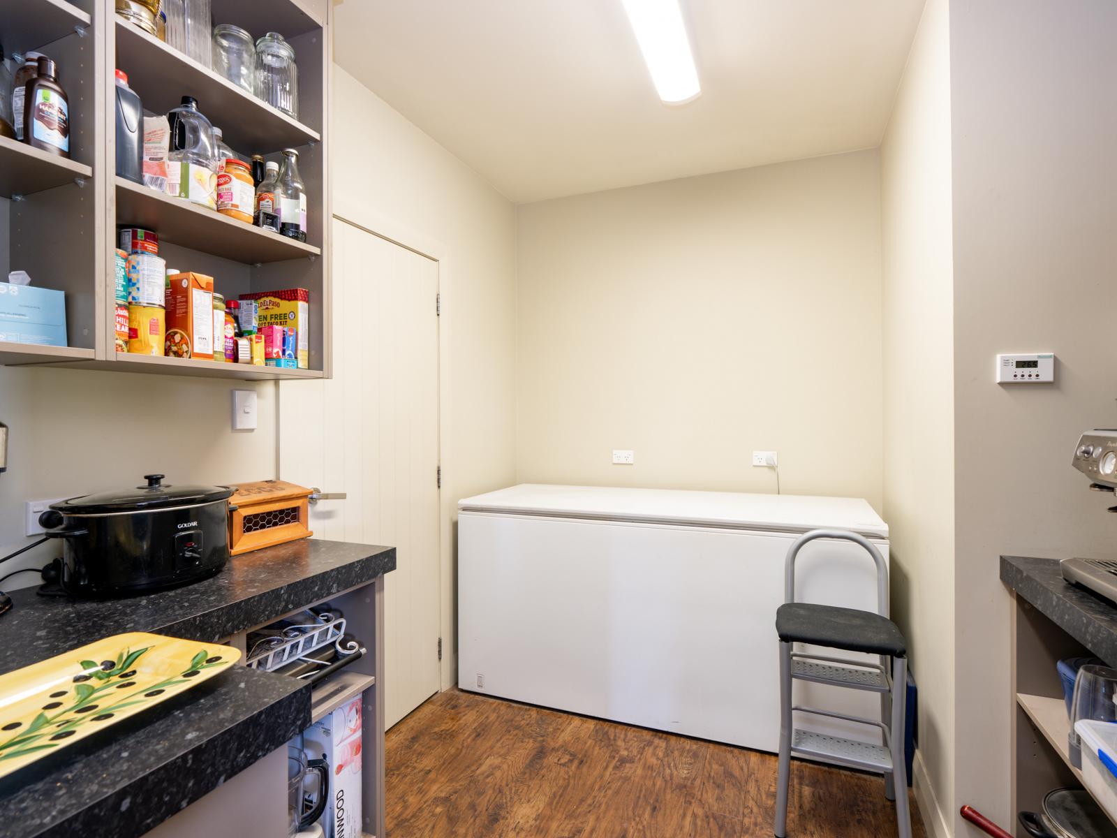 232 Crow Road, Thomsons Crossing