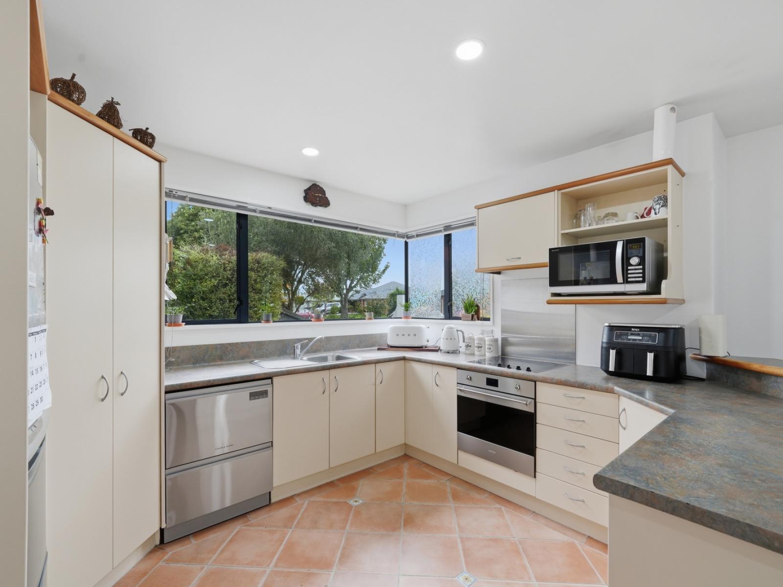 24 Welsford Street, Woodend