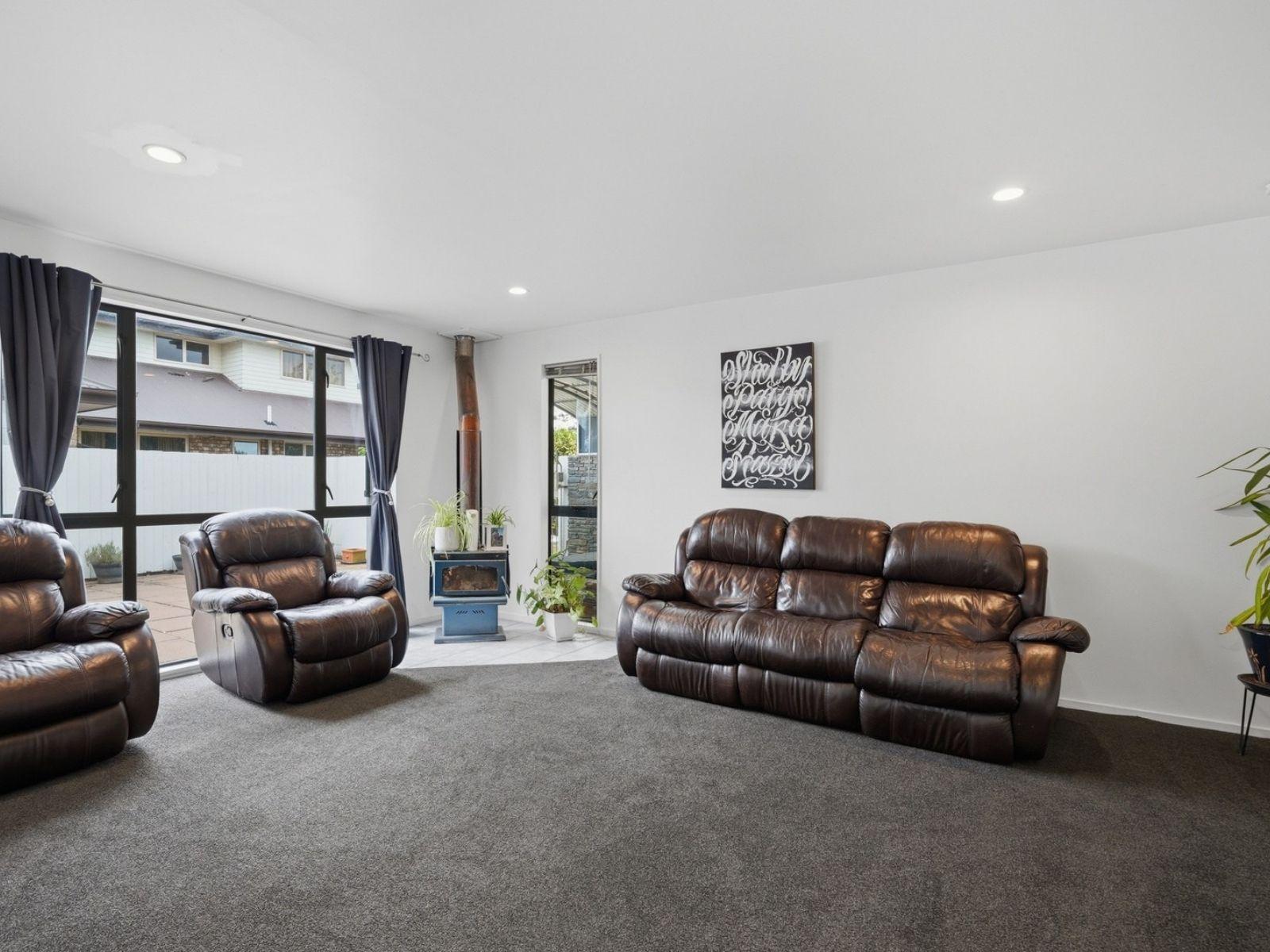 24 Welsford Street, Woodend