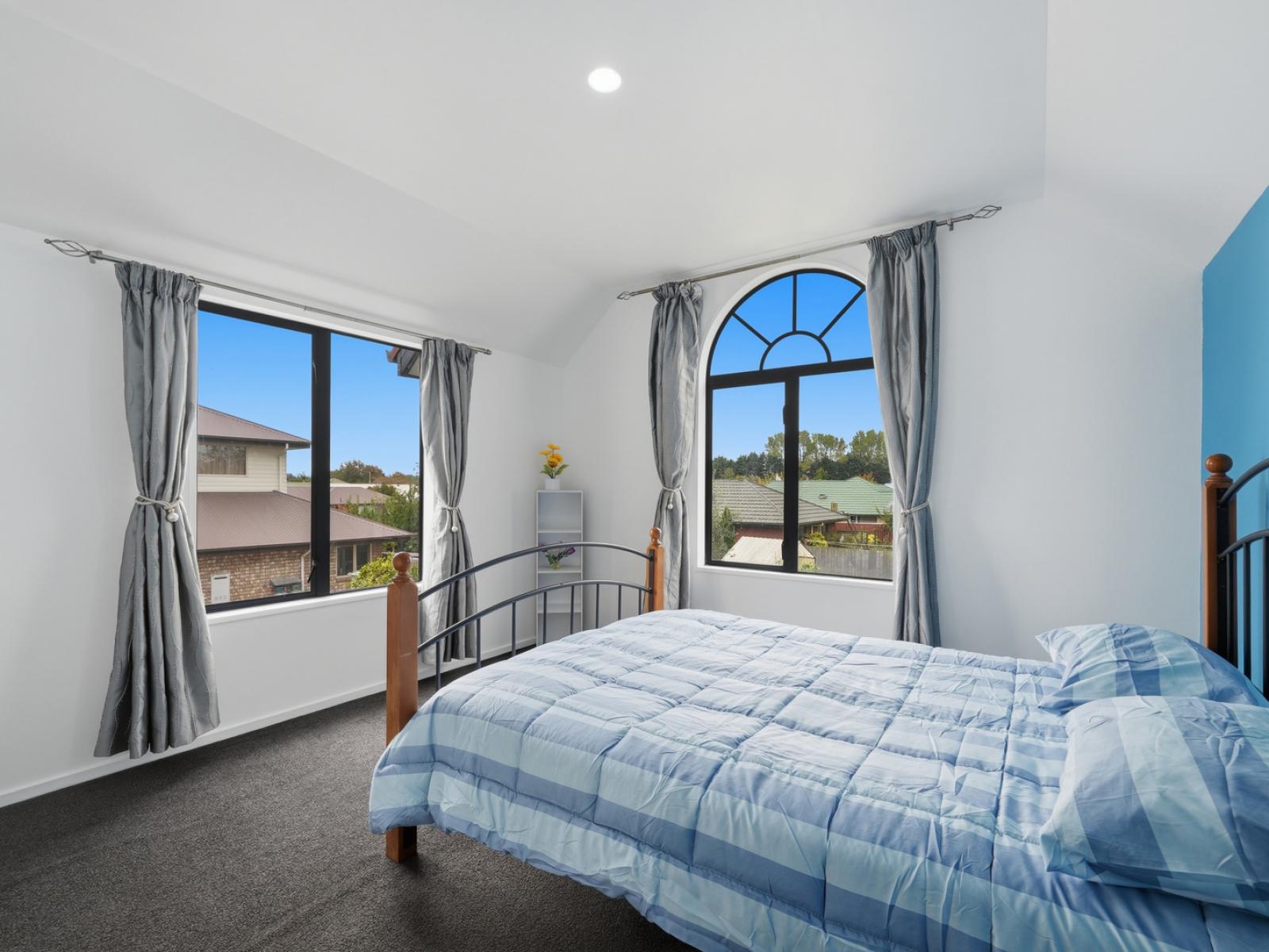 24 Welsford Street, Woodend