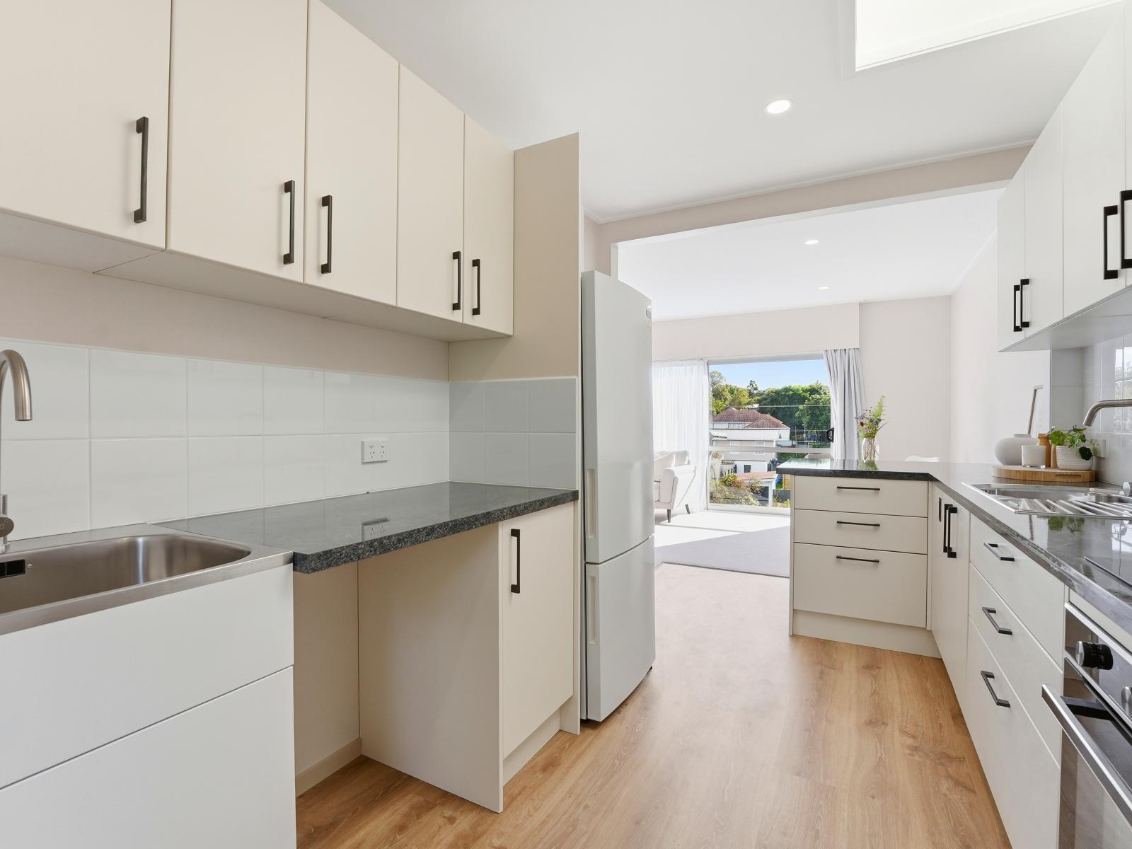 73A Great North Road, St Johns Hill