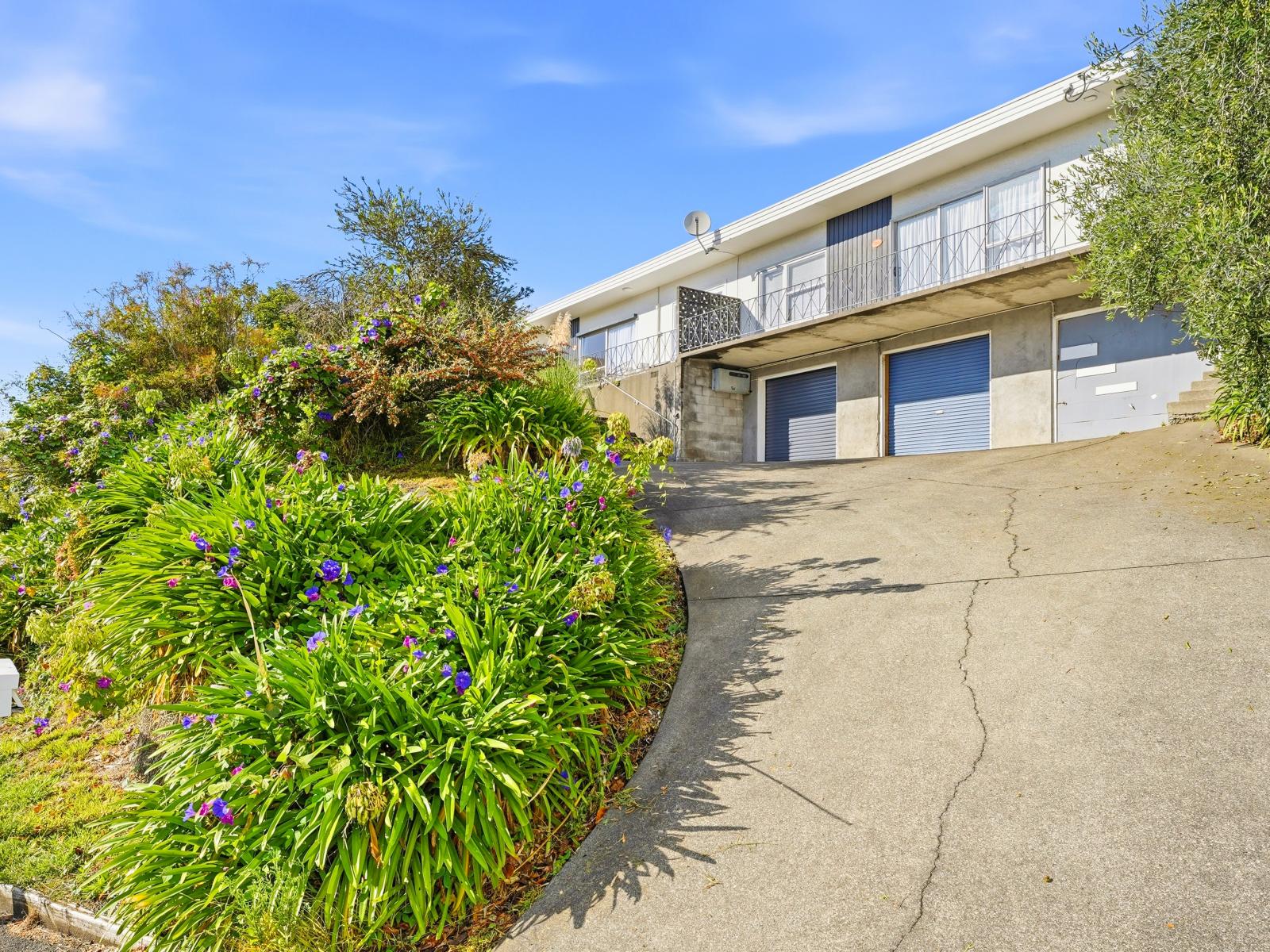 73A Great North Road, St Johns Hill