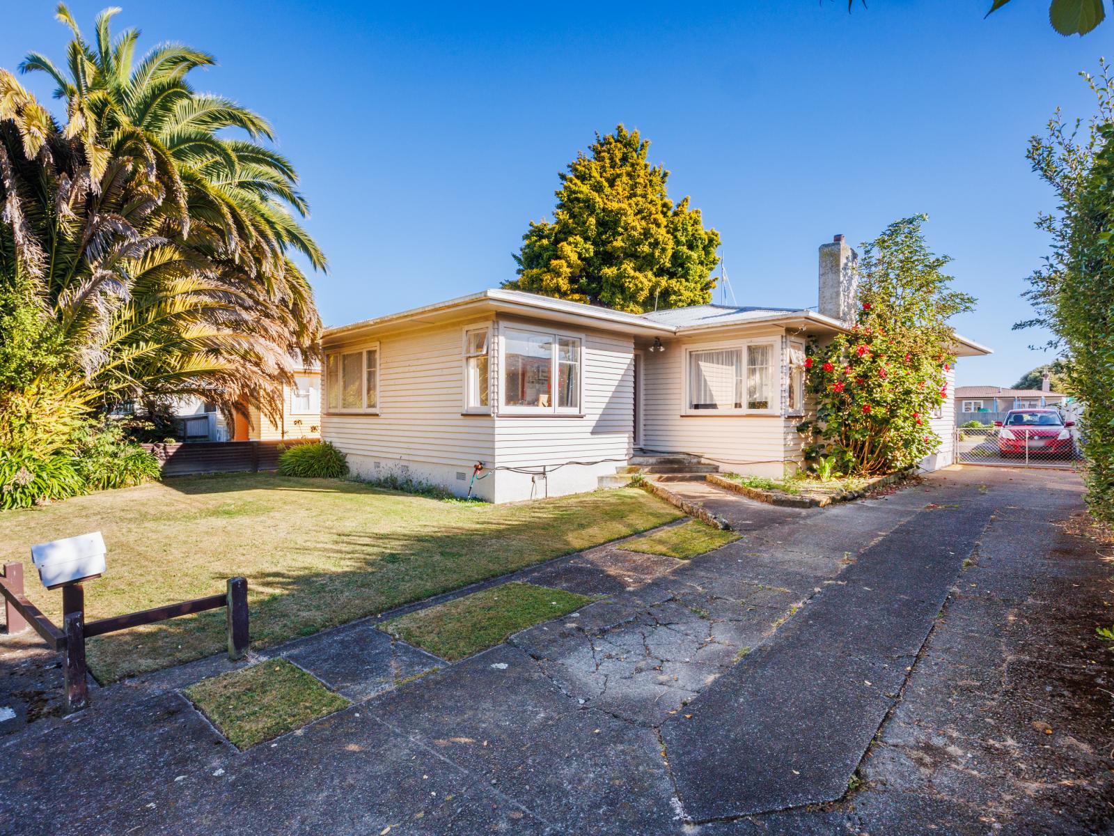 17 Sefton Avenue, Highbury