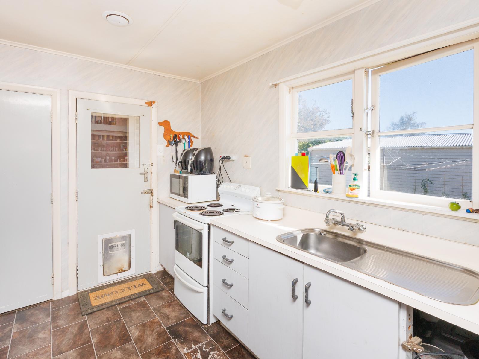 17 Sefton Avenue, Highbury