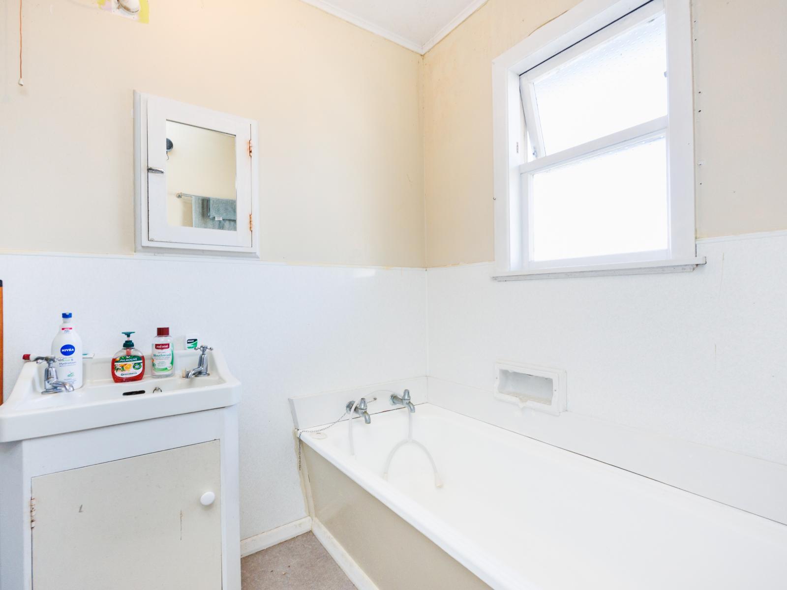 17 Sefton Avenue, Highbury