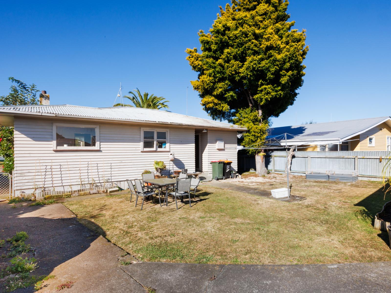 17 Sefton Avenue, Highbury