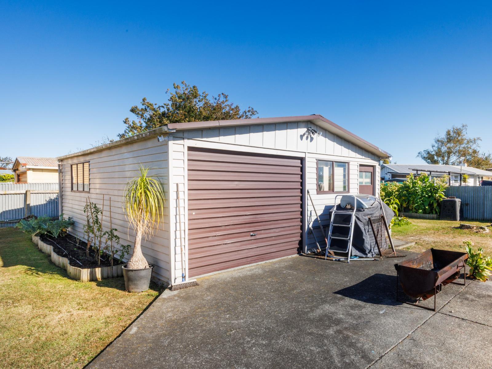 17 Sefton Avenue, Highbury