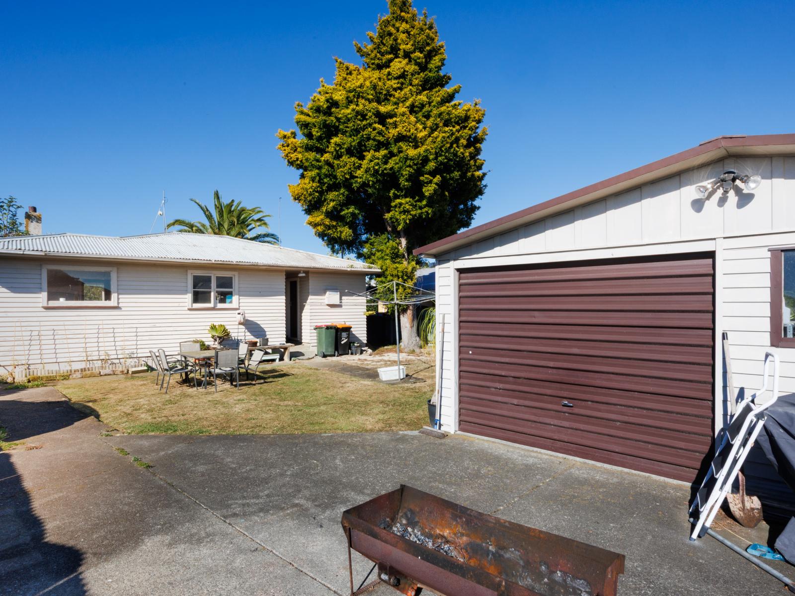 17 Sefton Avenue, Highbury