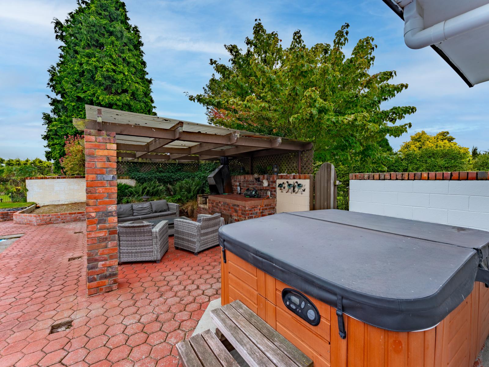 33 Lynch Road, Levels