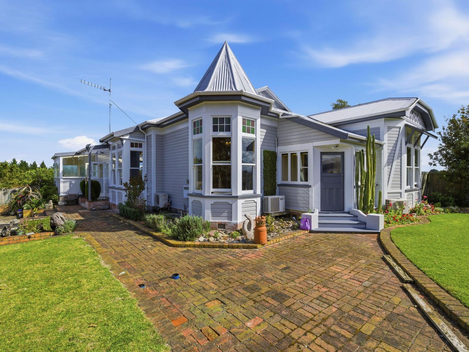 99 Smithfield Road, Tawhero