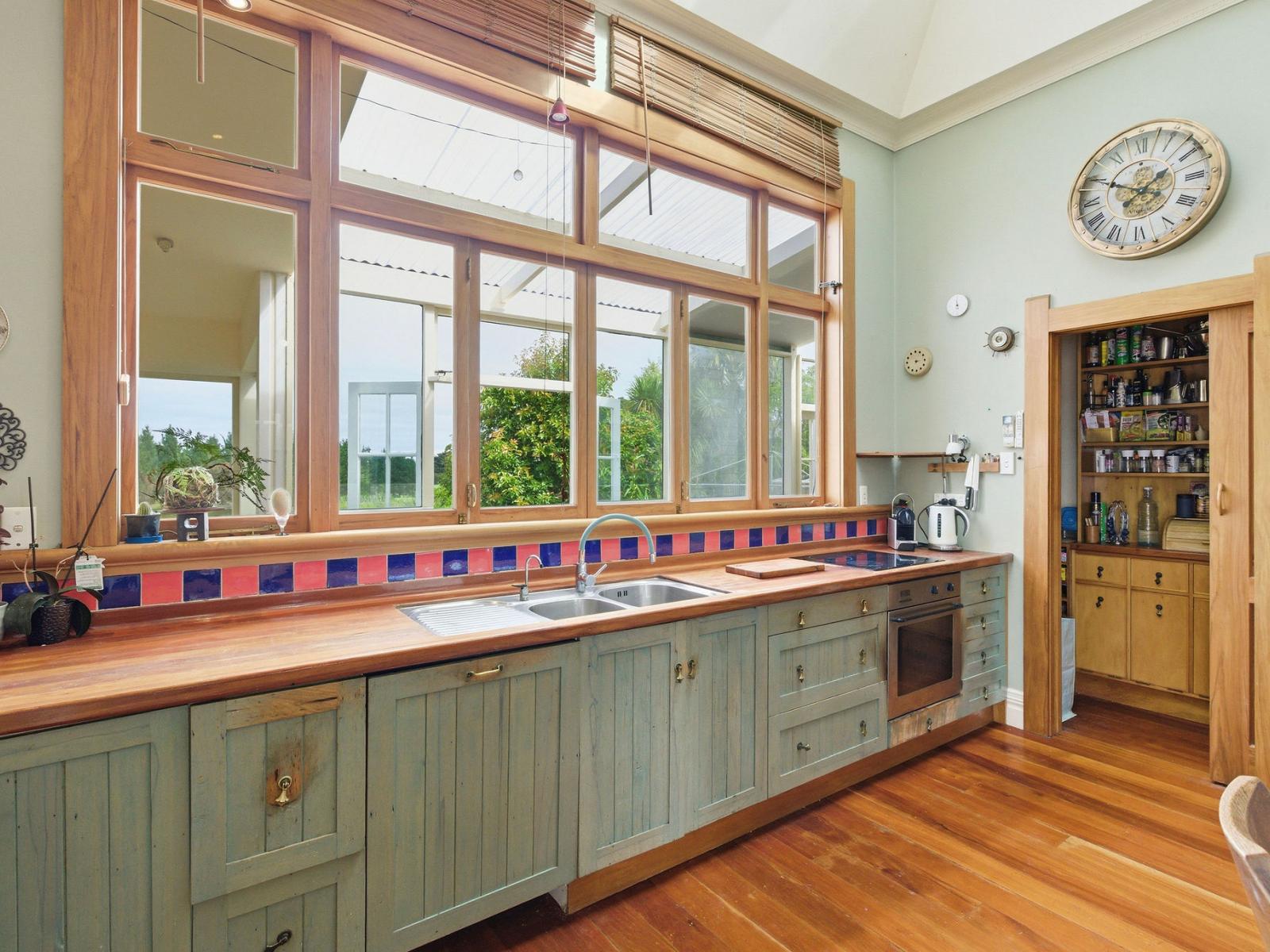 99 Smithfield Road, Tawhero