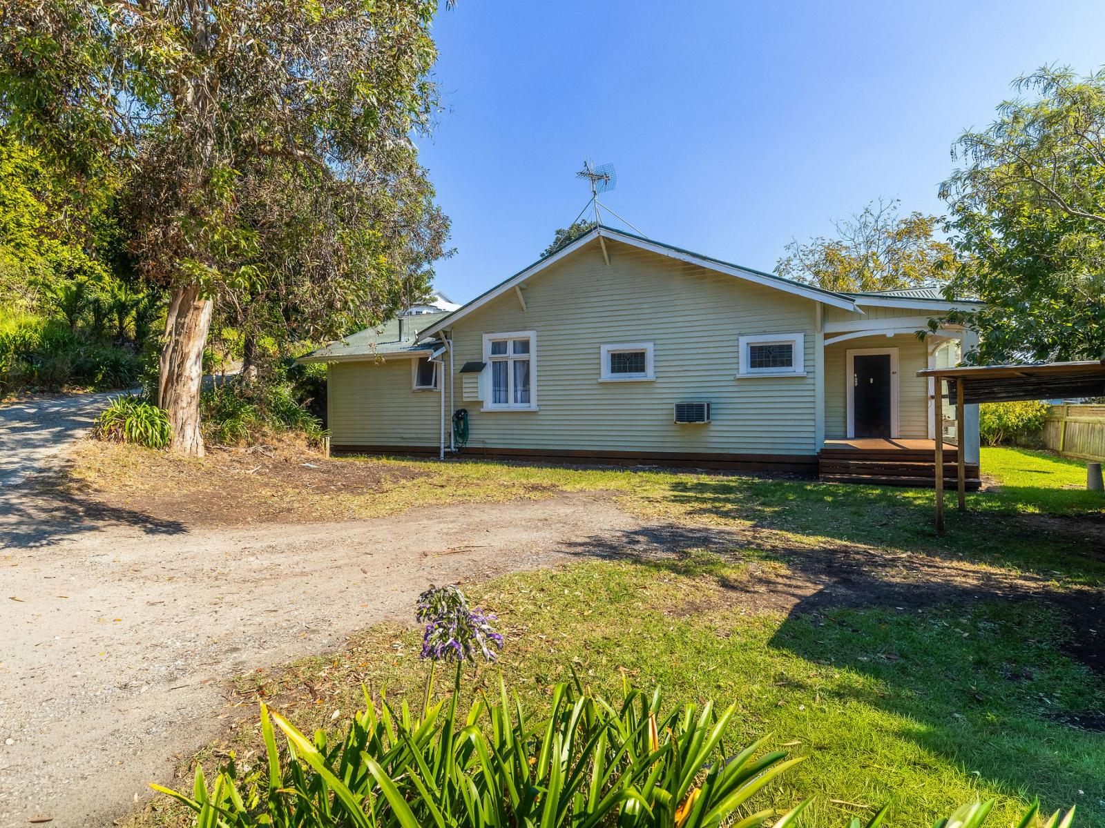 99 Smithfield Road, Tawhero