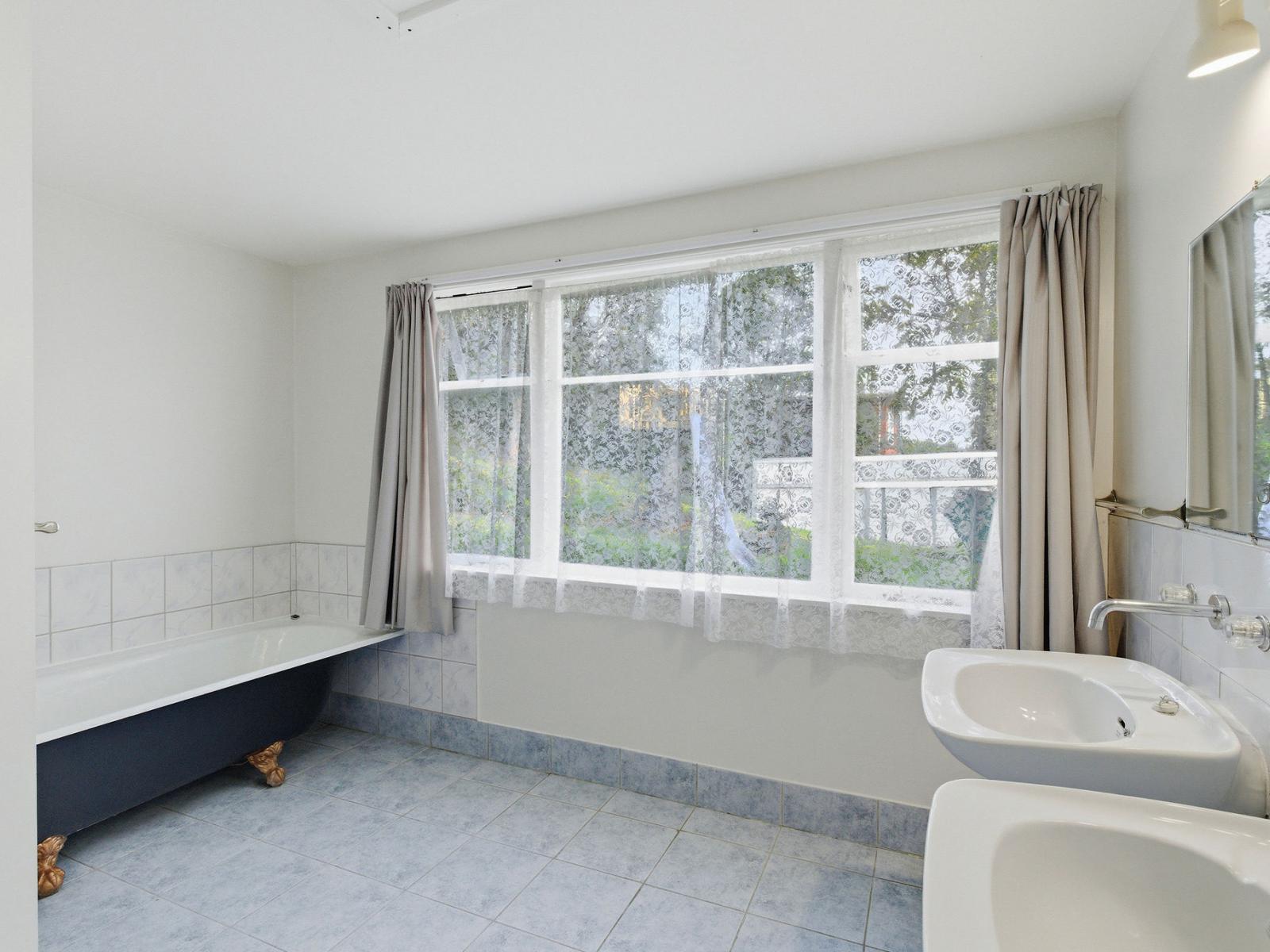 99 Smithfield Road, Tawhero