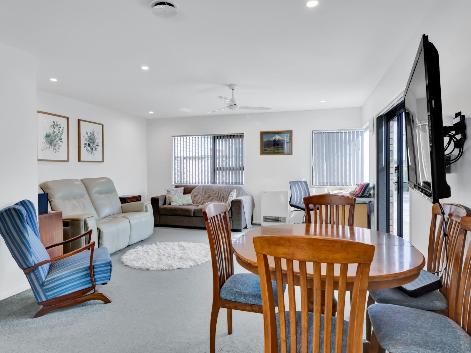 35a Tukapa Street, Westown