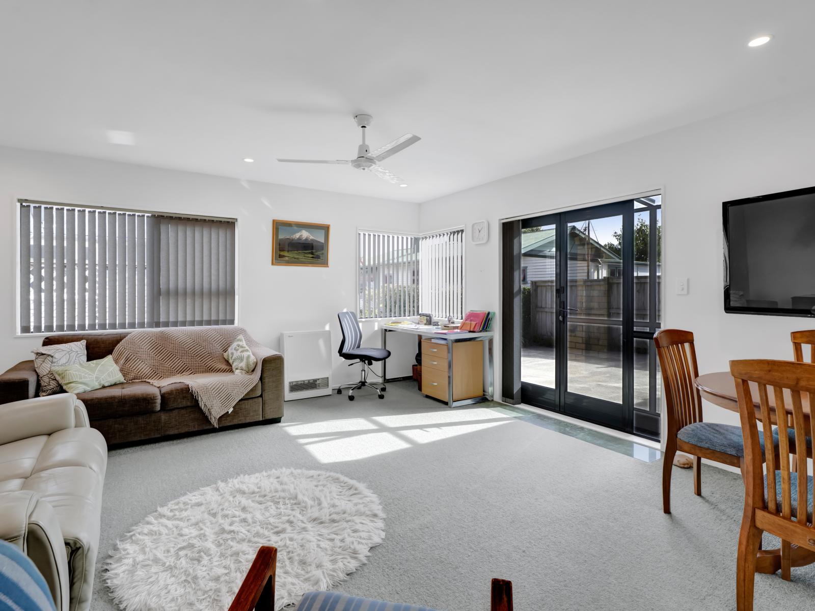 35a Tukapa Street, Westown