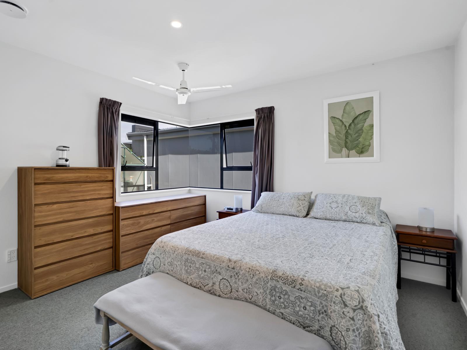 35a Tukapa Street, Westown