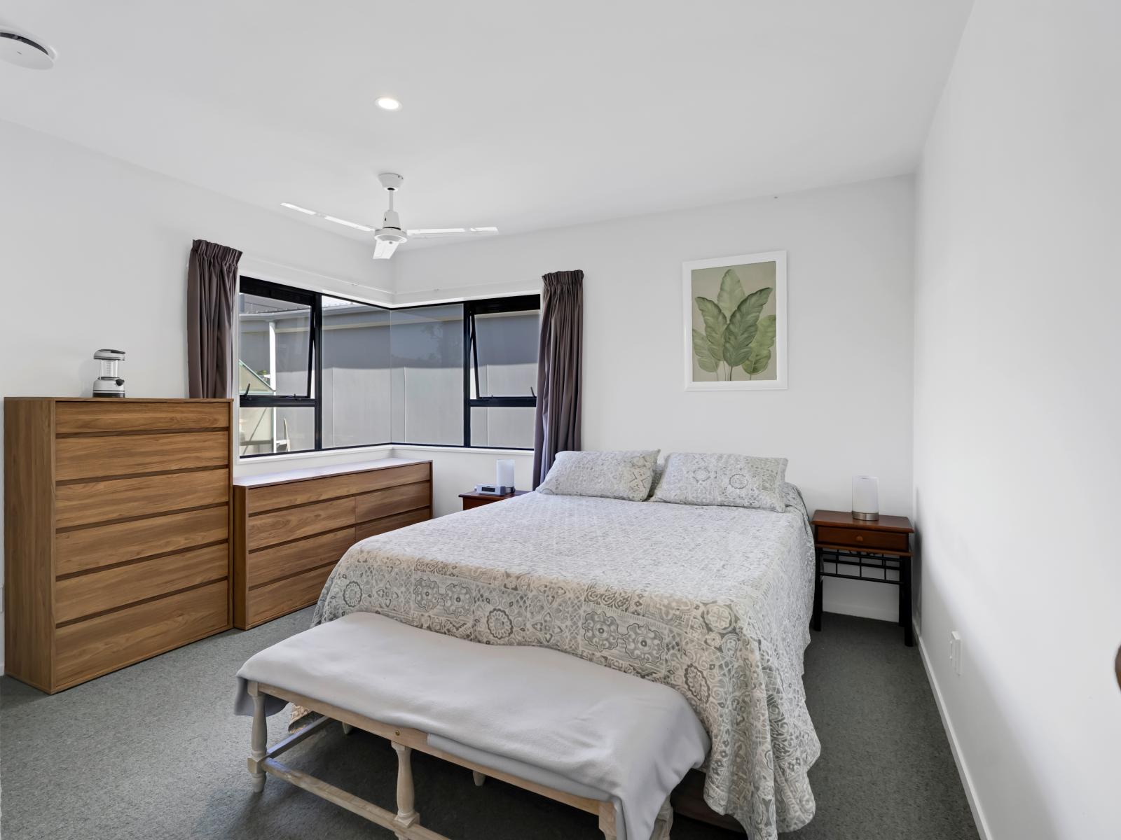 35a Tukapa Street, Westown