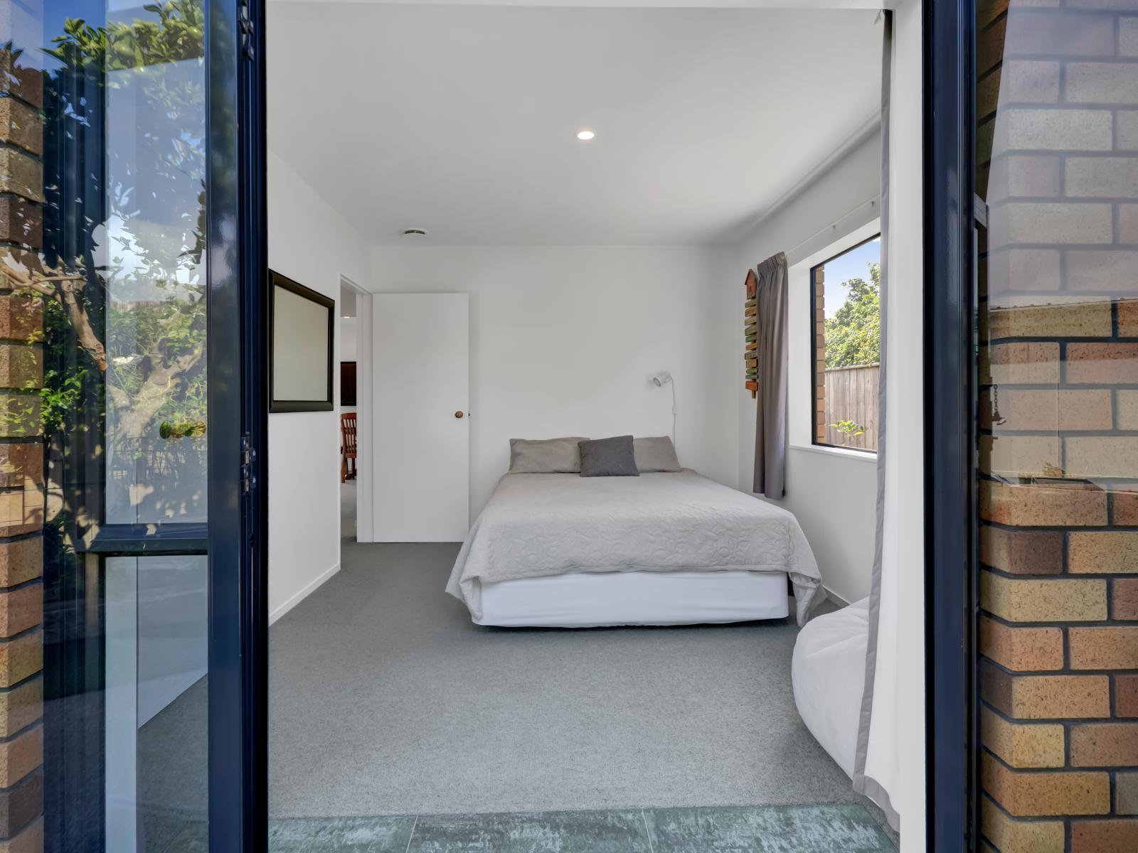 35a Tukapa Street, Westown