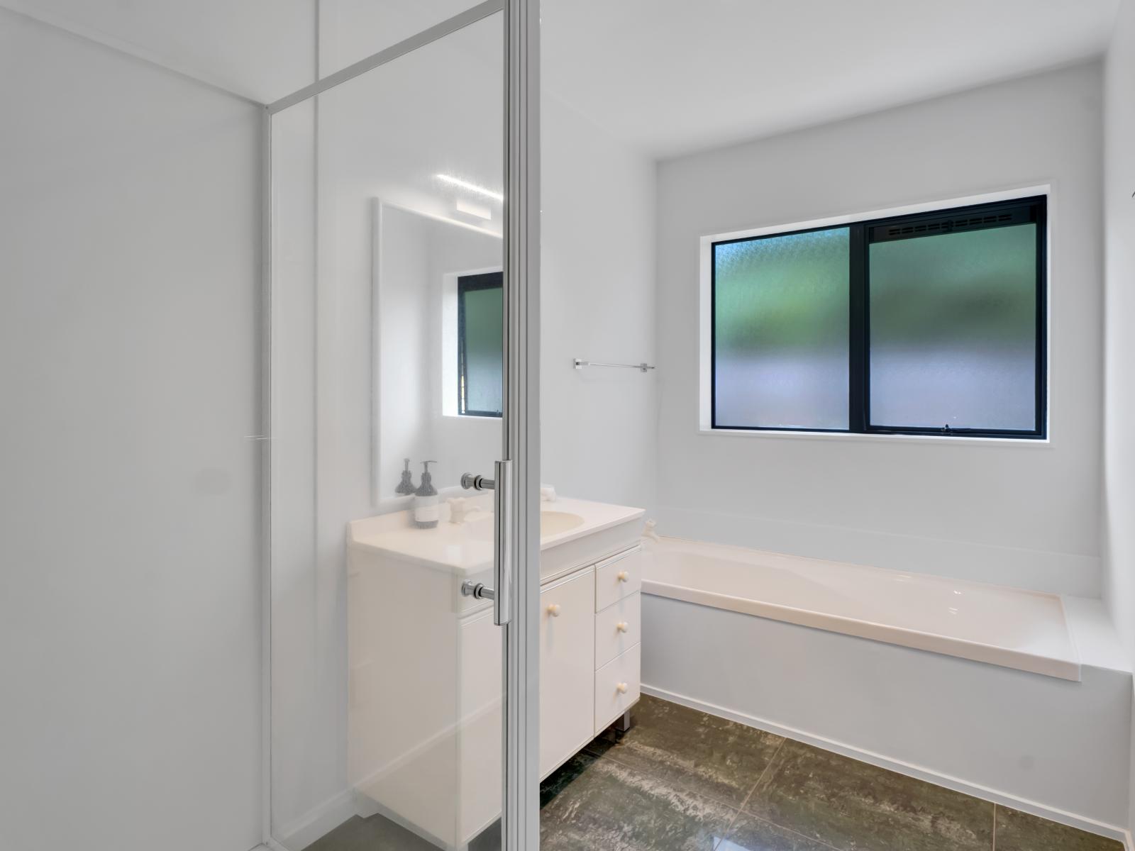 35a Tukapa Street, Westown