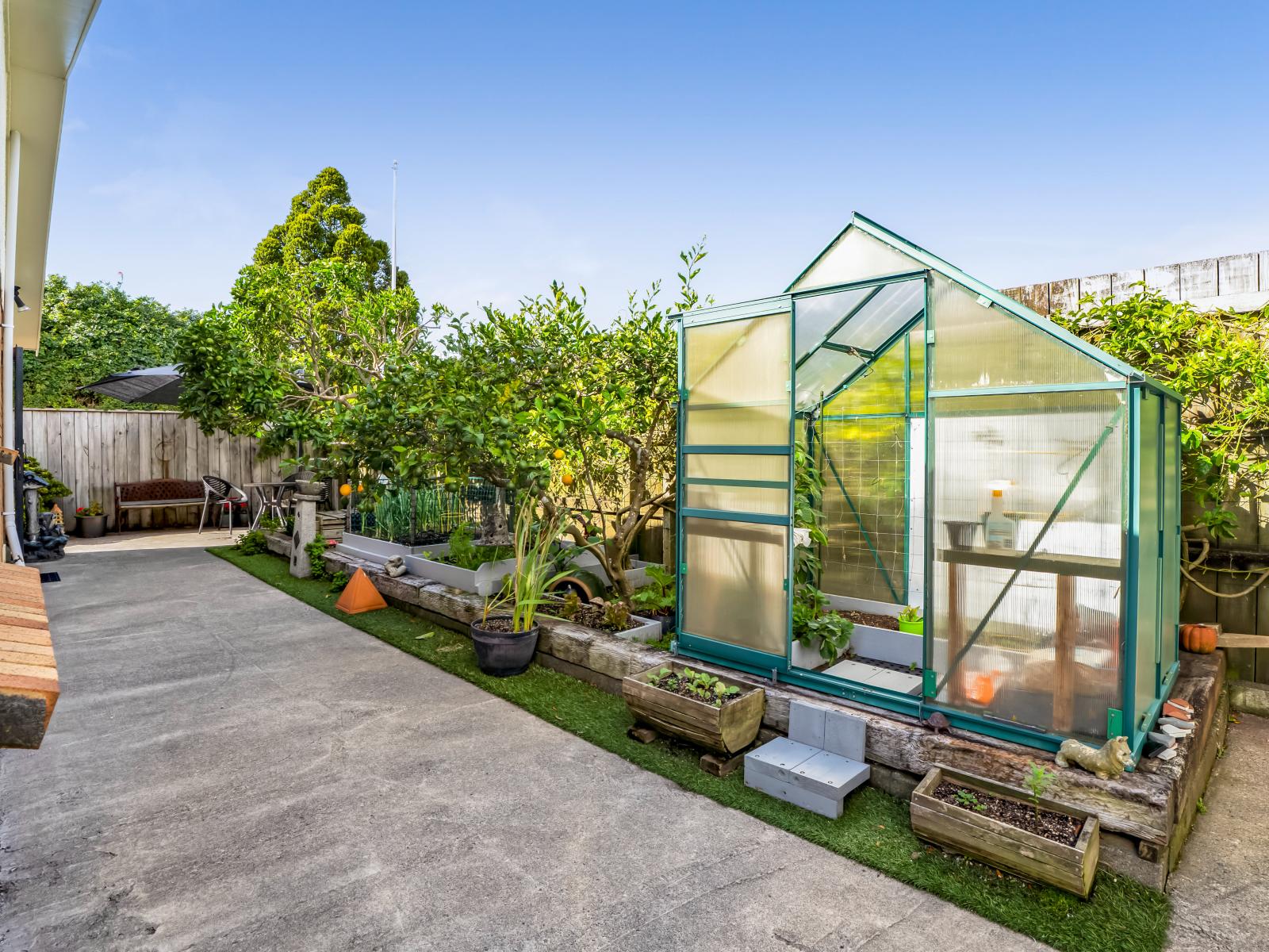 35a Tukapa Street, Westown