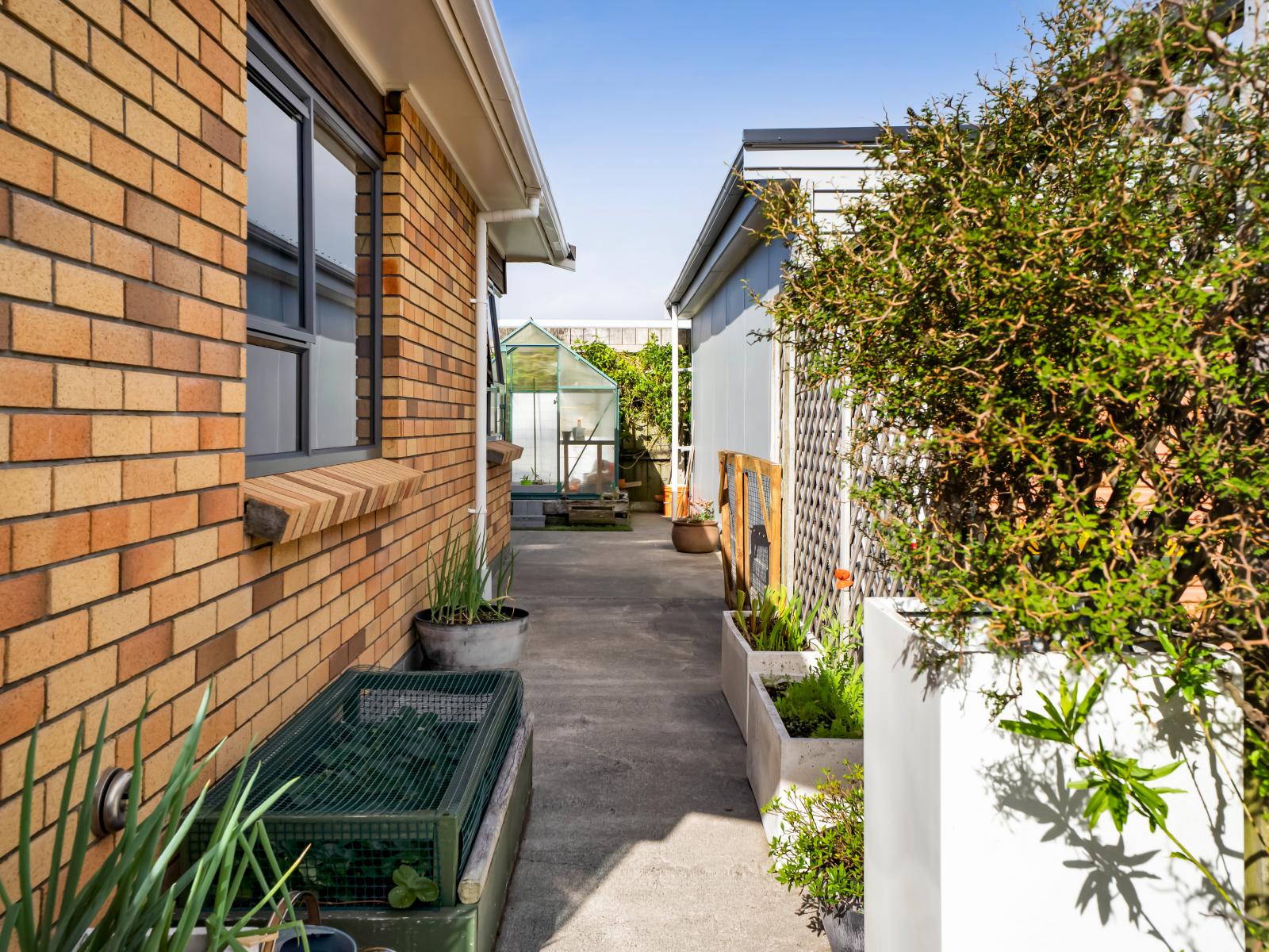 35a Tukapa Street, Westown