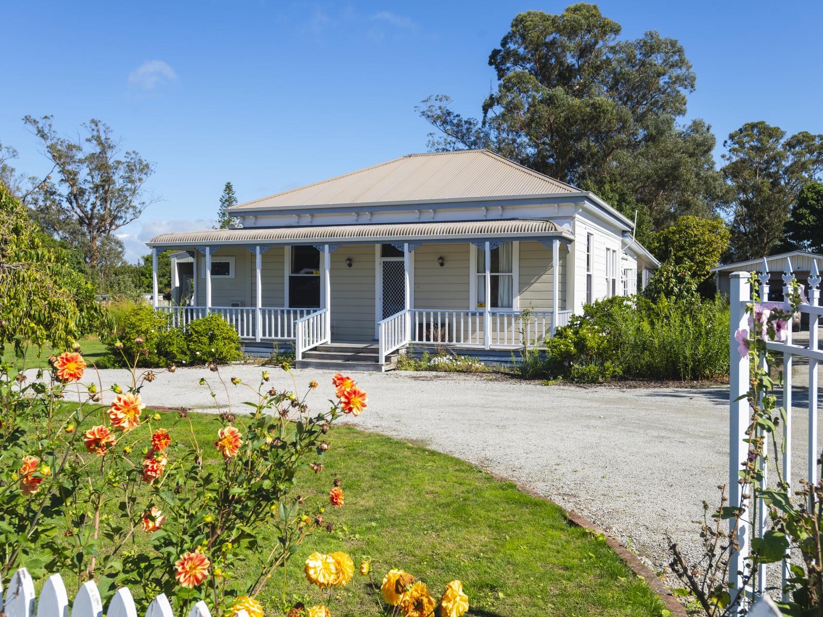 12 Pine Street, Mangapapa