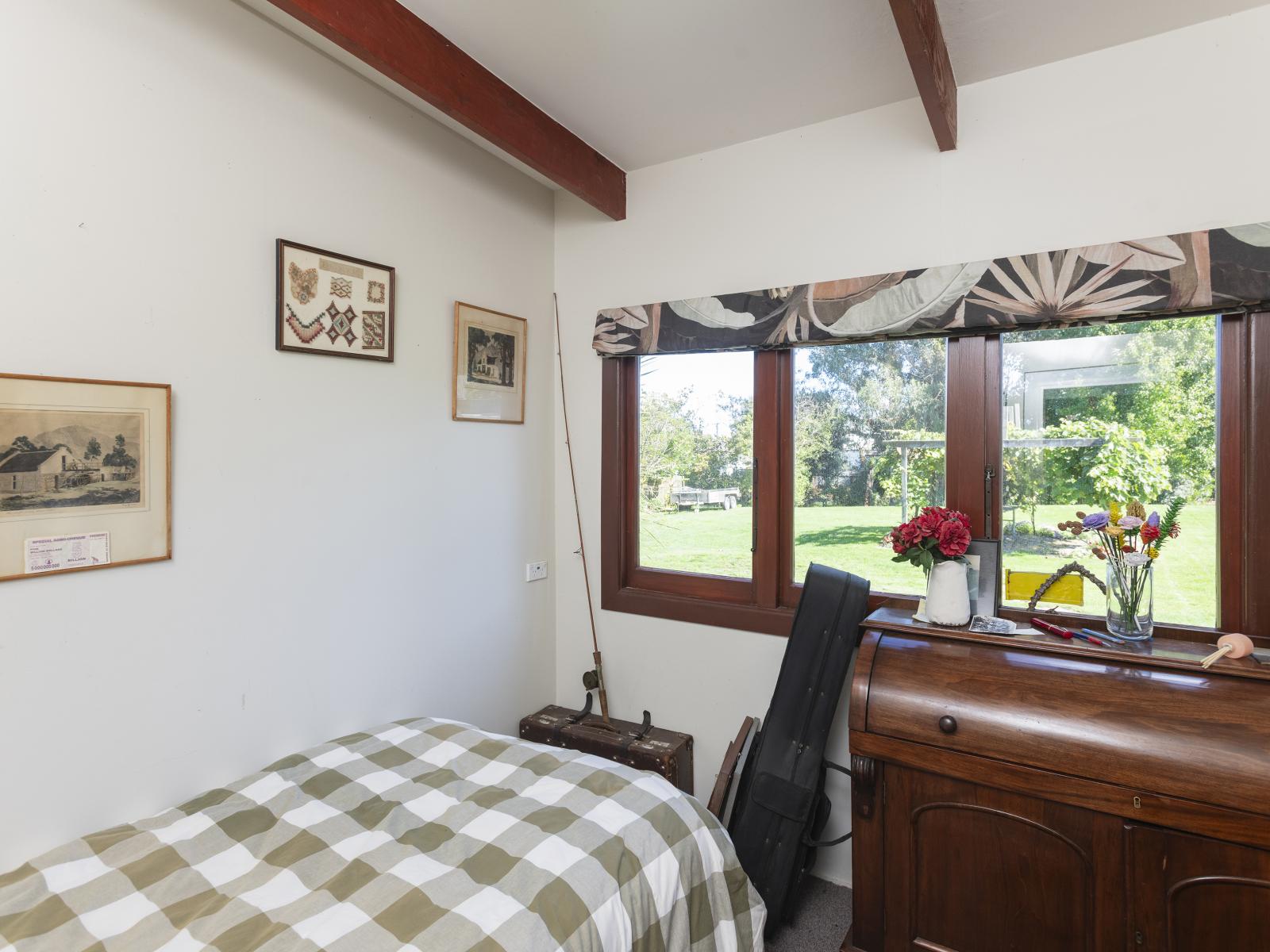 12 Pine Street, Mangapapa