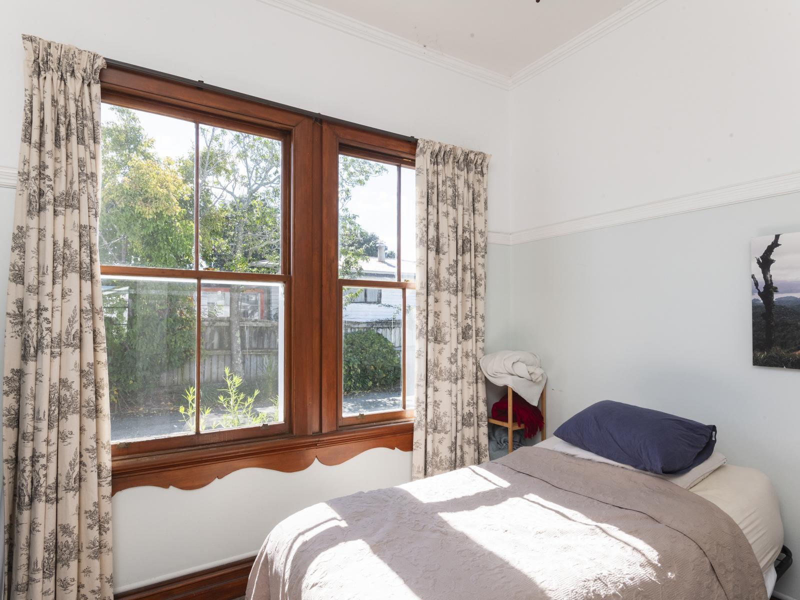 12 Pine Street, Mangapapa