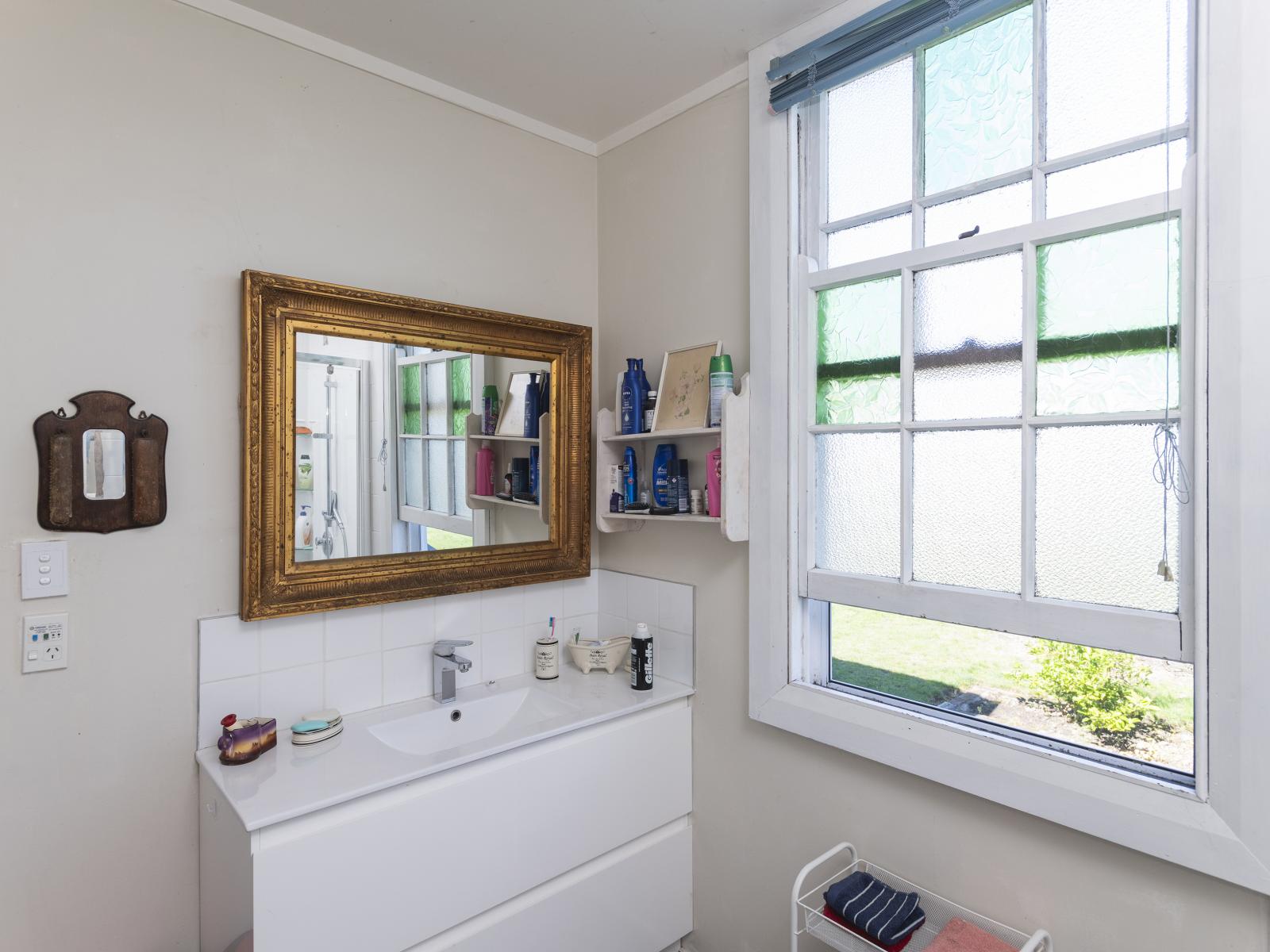 12 Pine Street, Mangapapa