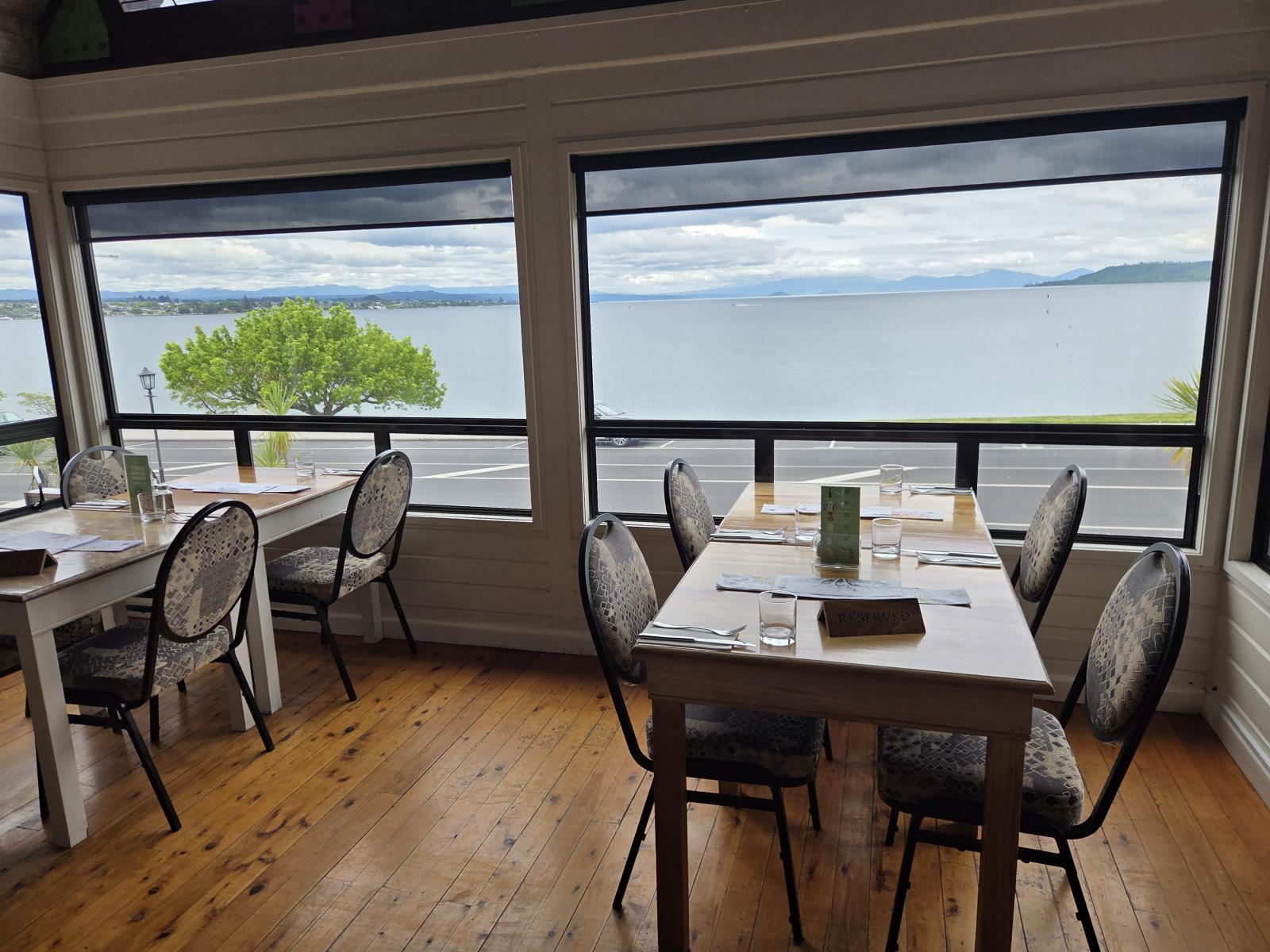 100 Lake Terrace, Taupo