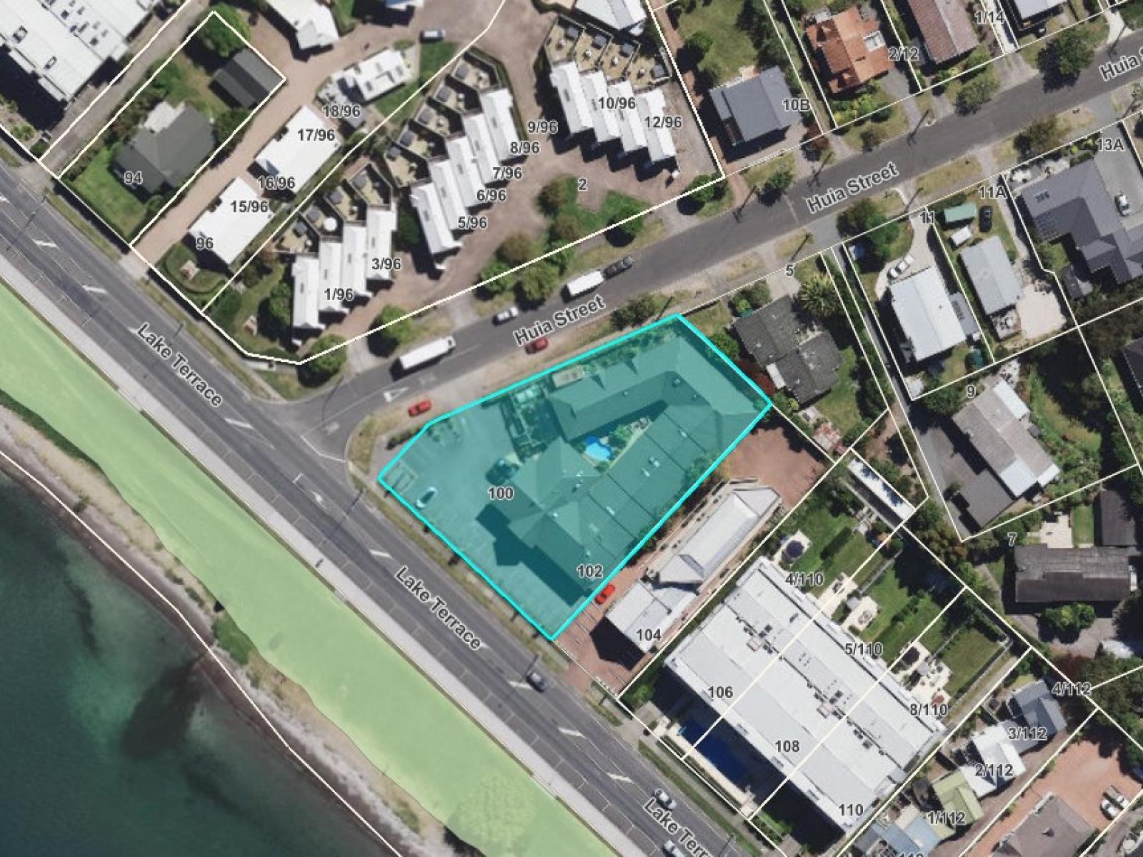 100 Lake Terrace, Taupo