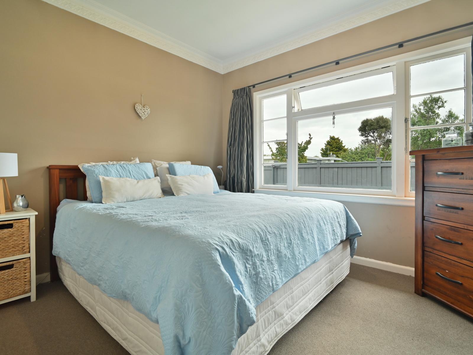 807 Tawa Street, Mahora