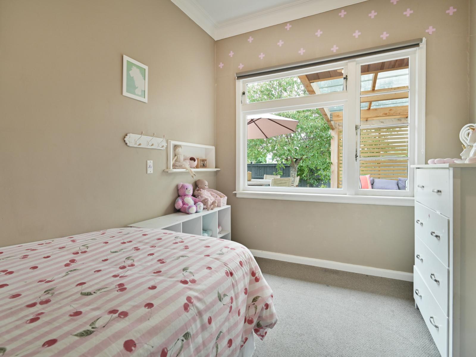 807 Tawa Street, Mahora