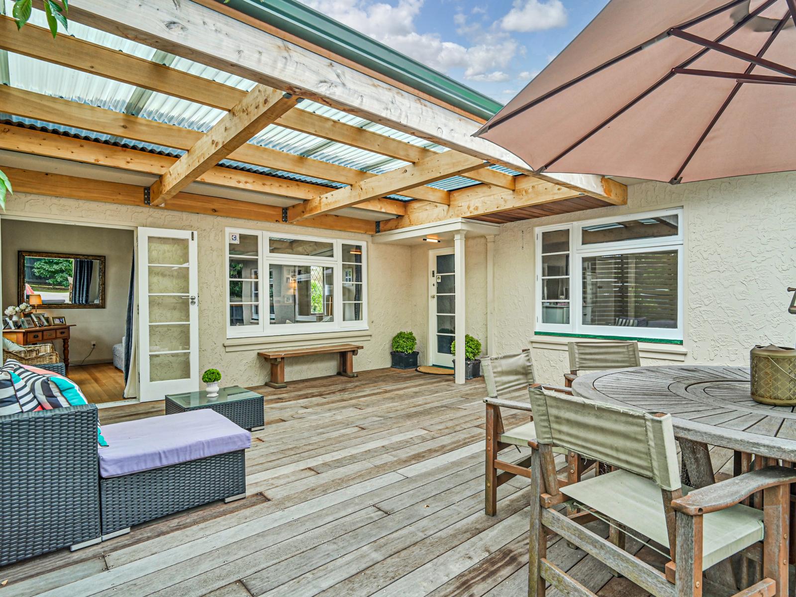 807 Tawa Street, Mahora