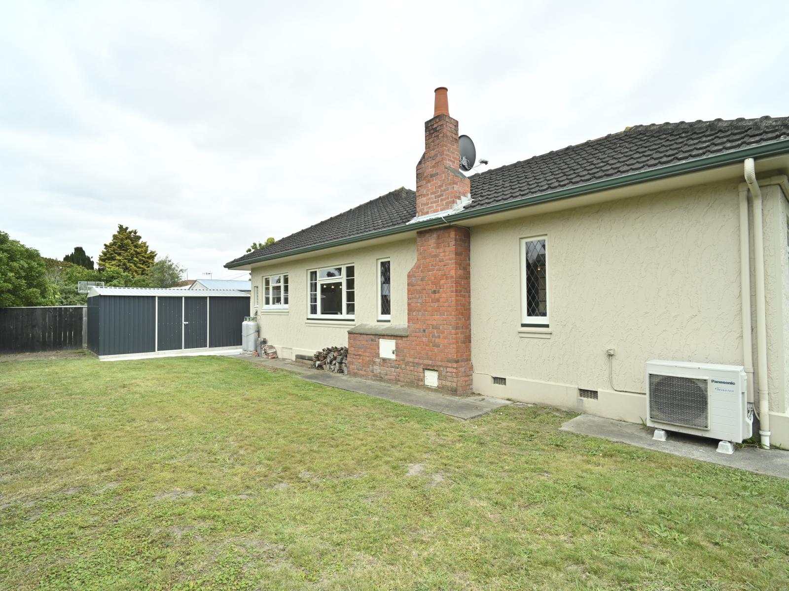 807 Tawa Street, Mahora