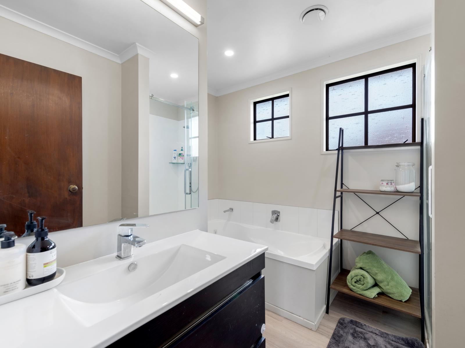 40A Racecourse Road, Charlton