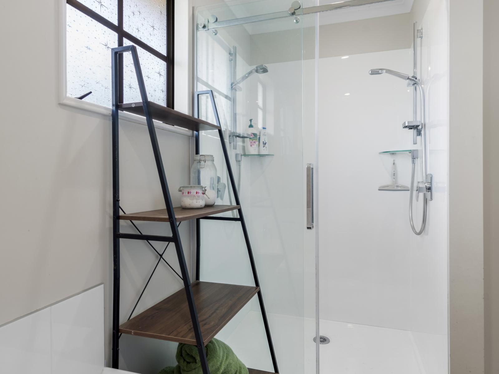 40A Racecourse Road, Charlton