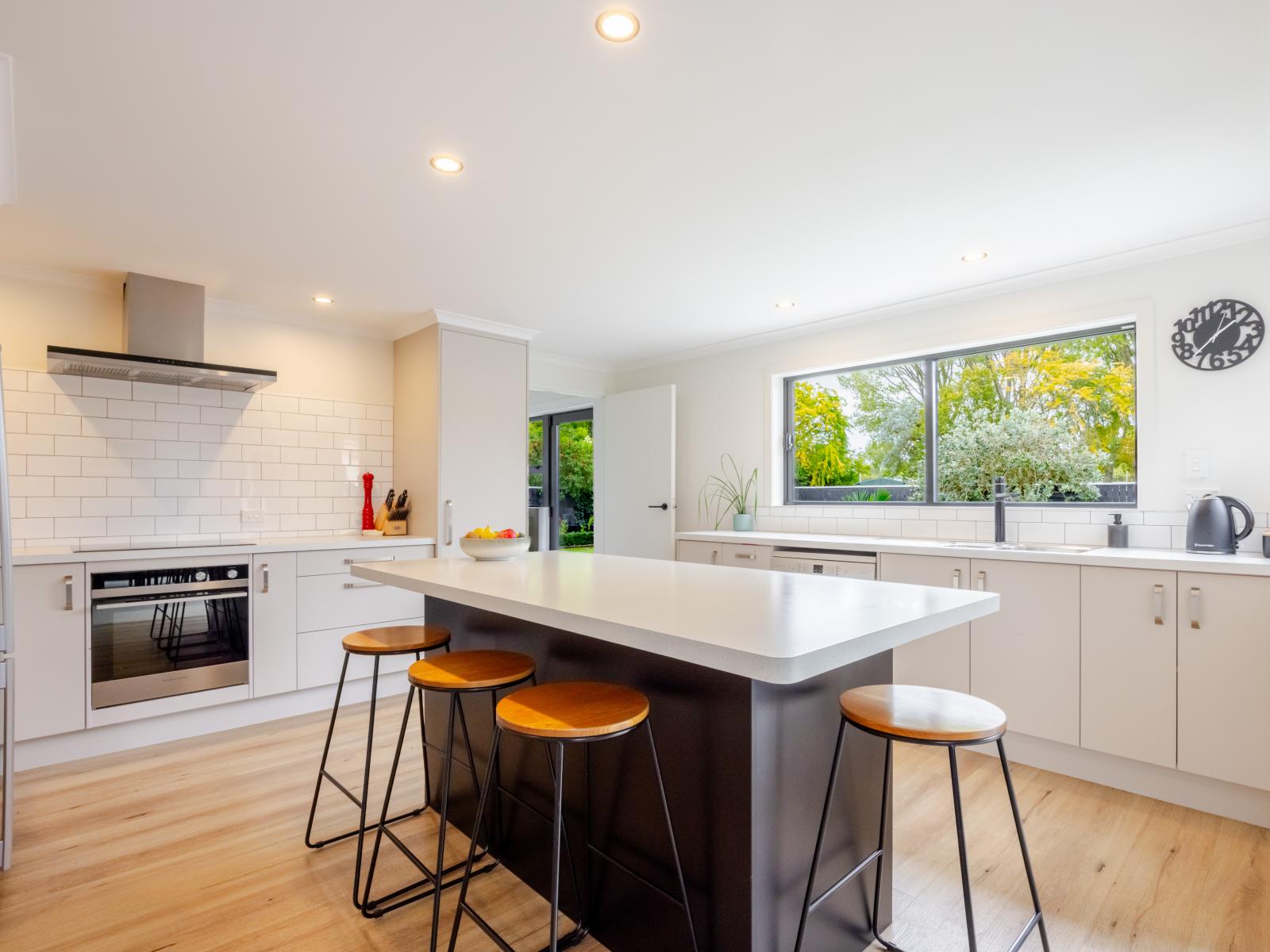 19 Francis Drake Street, Waipukurau